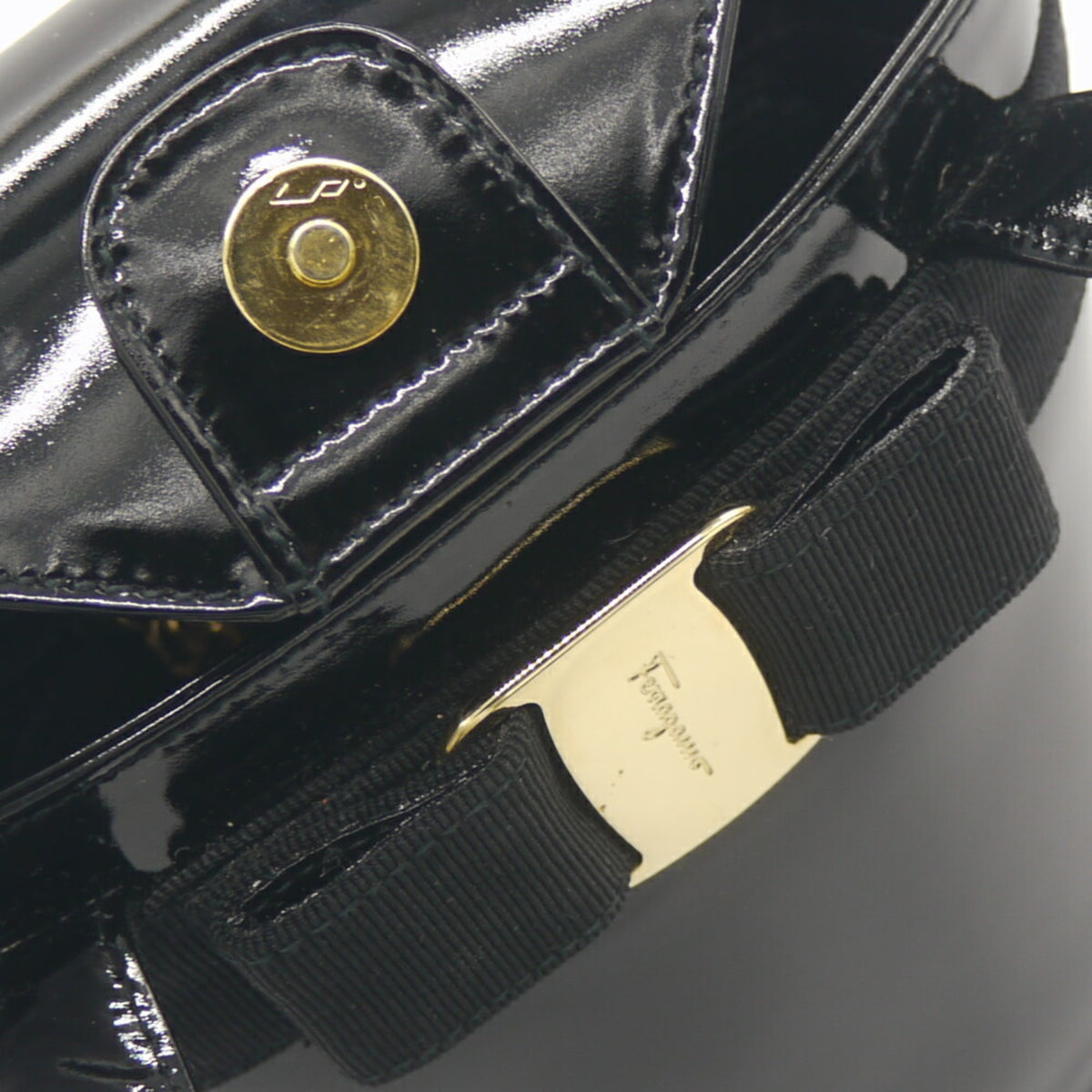 Salvatore Ferragamo Black Leather Handbag (Pre-Owned)