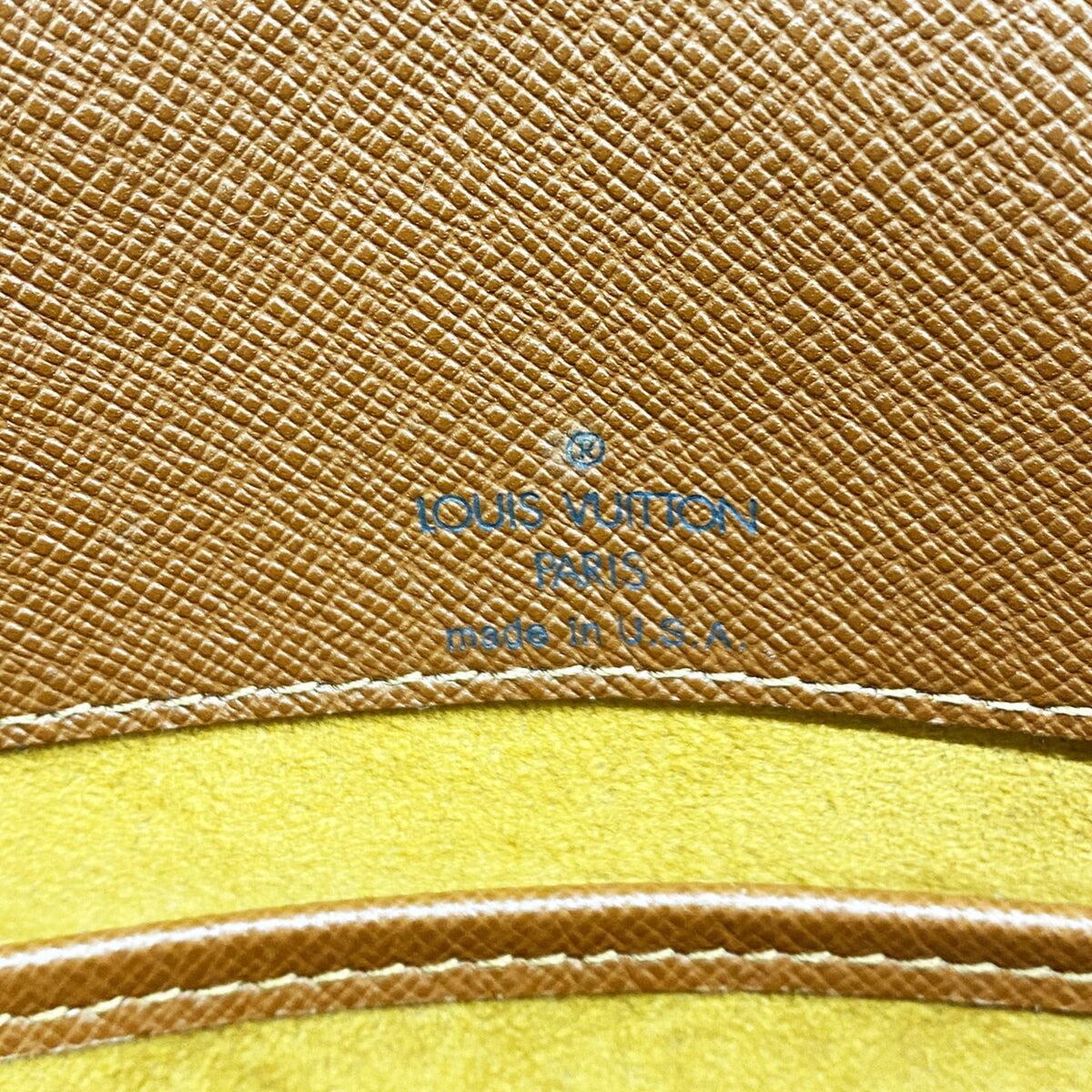 Louis Vuitton Brown Shoulder Bag (Pre-Owned)
