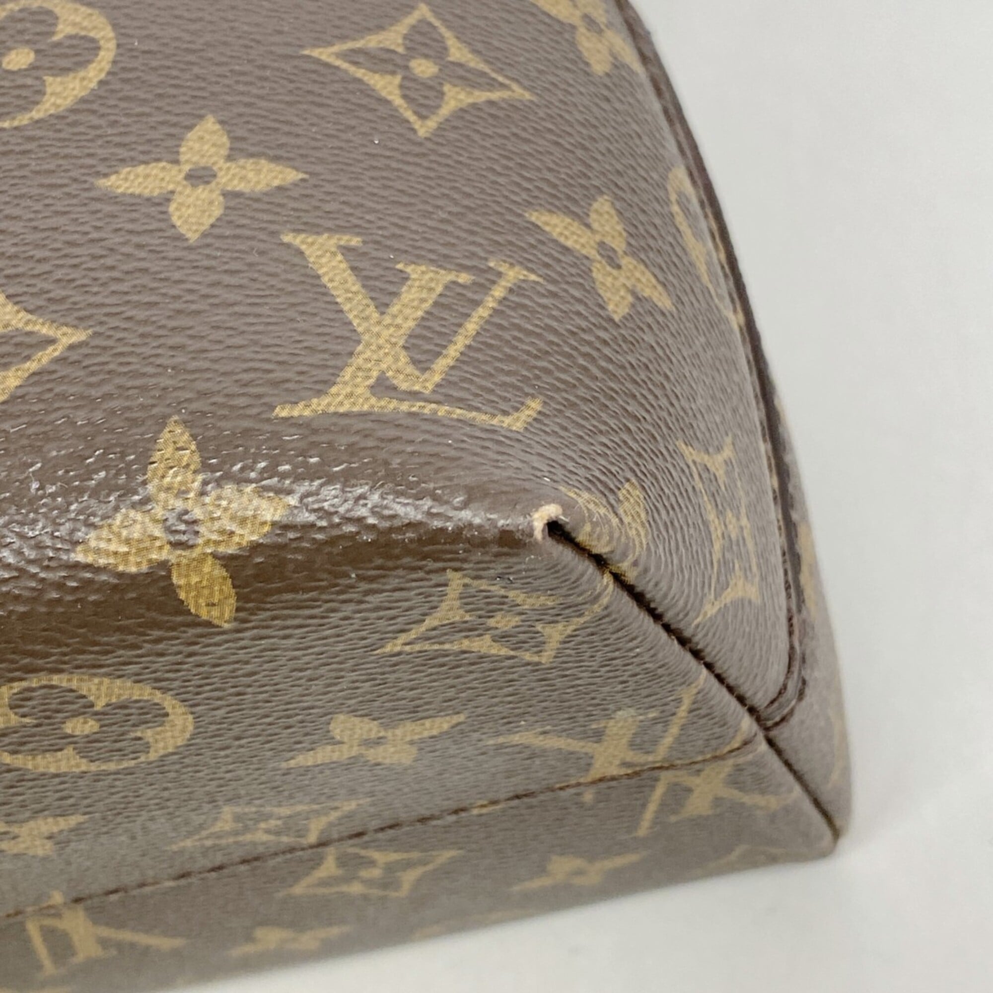 Louis Vuitton Rouge Handbag (Pre-Owned)
