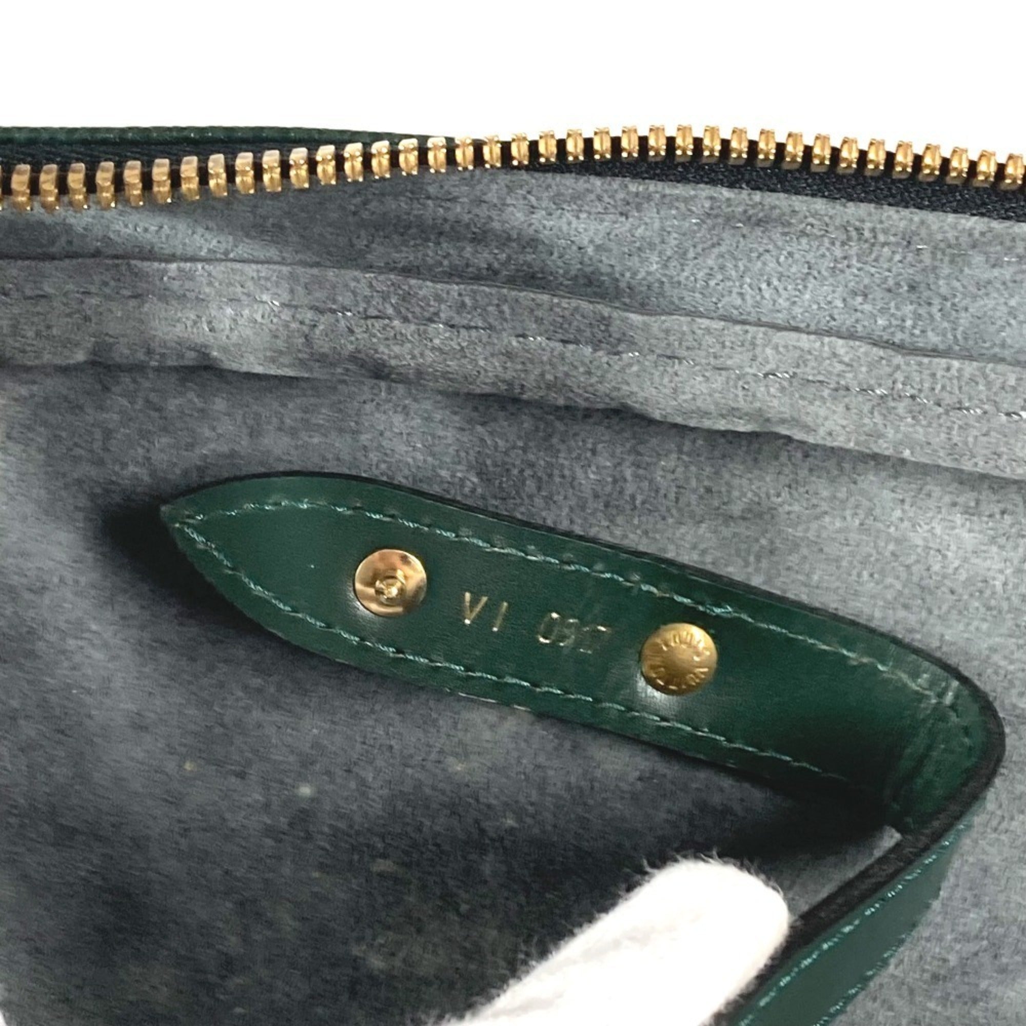 Louis Vuitton Taiga Episea Green Taiga Leather Boston Bag (Pre-Owned)