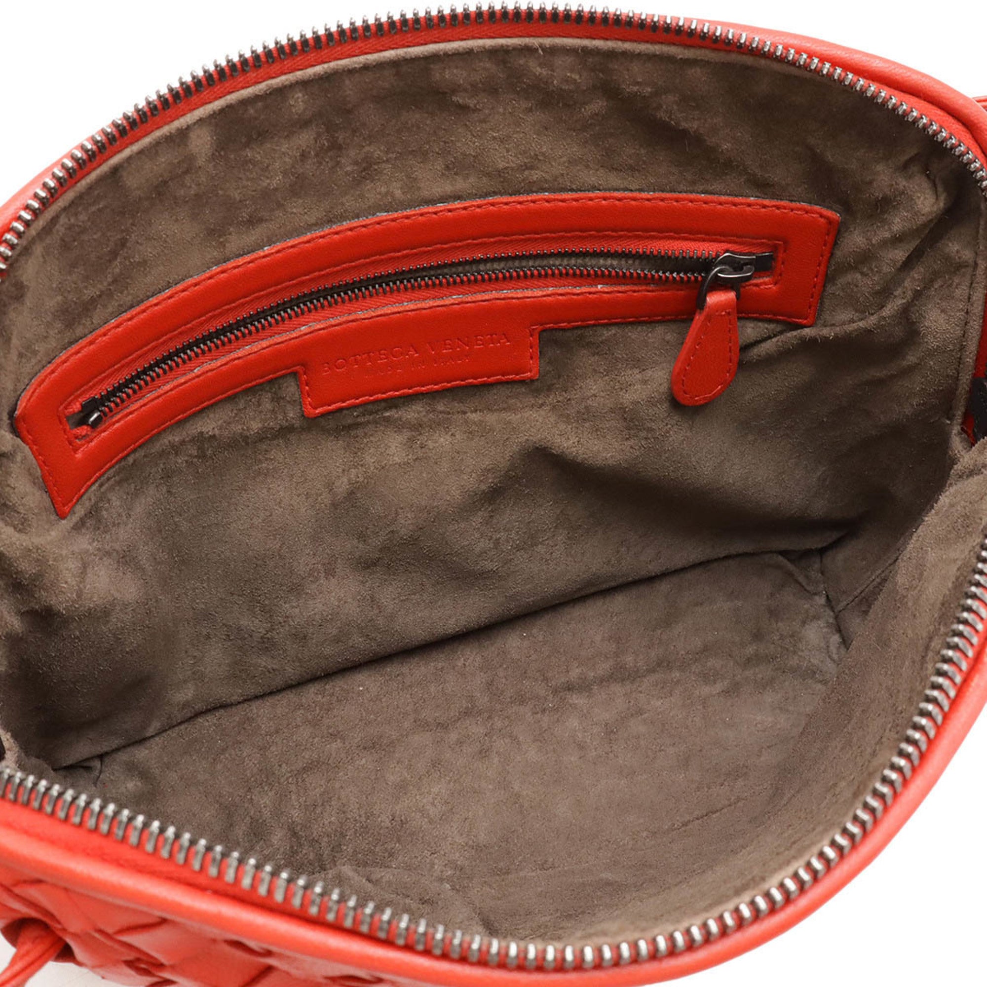 Bottega Veneta Intrecciato Black Red Color Intrecciato Pochette Shoulder Bag (Pre-Owned)