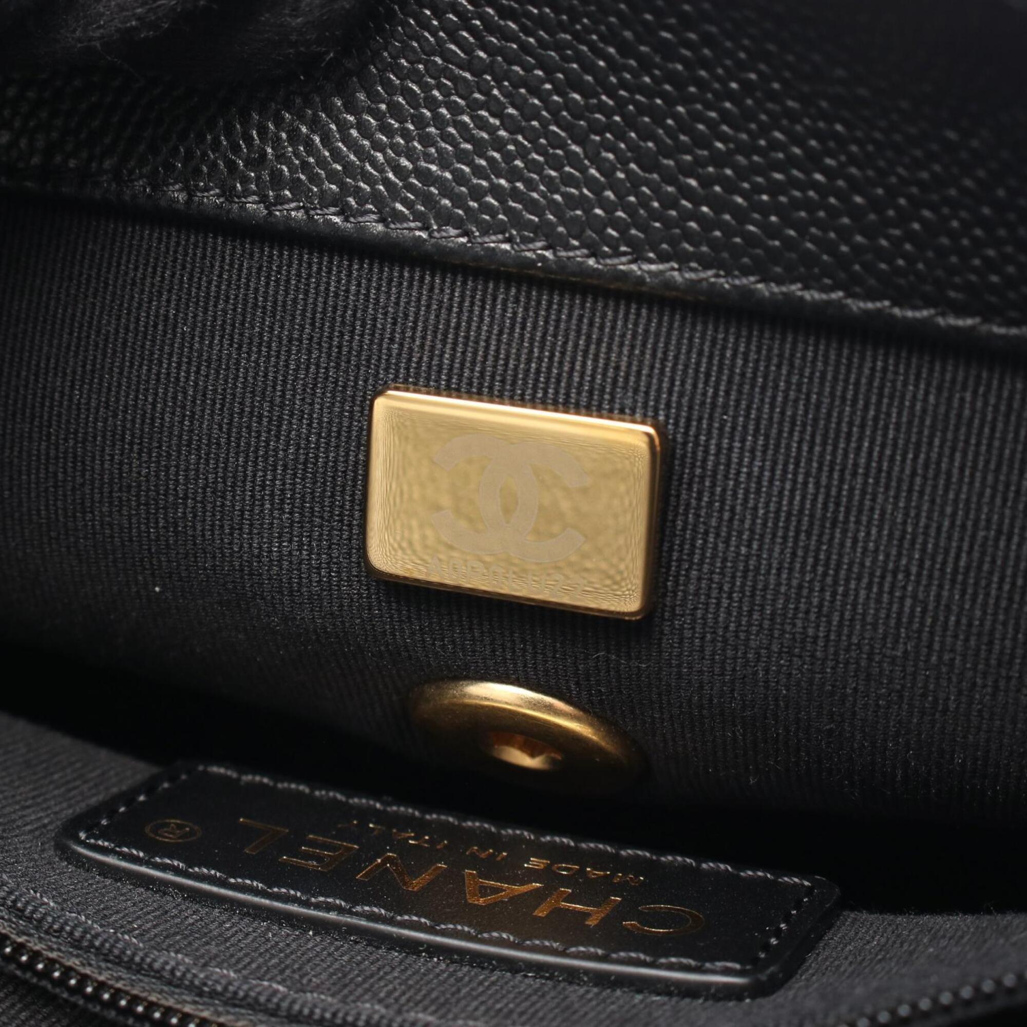Chanel Black Grained Calfskin Handbag Shoulder Bag (Pre-Owned)