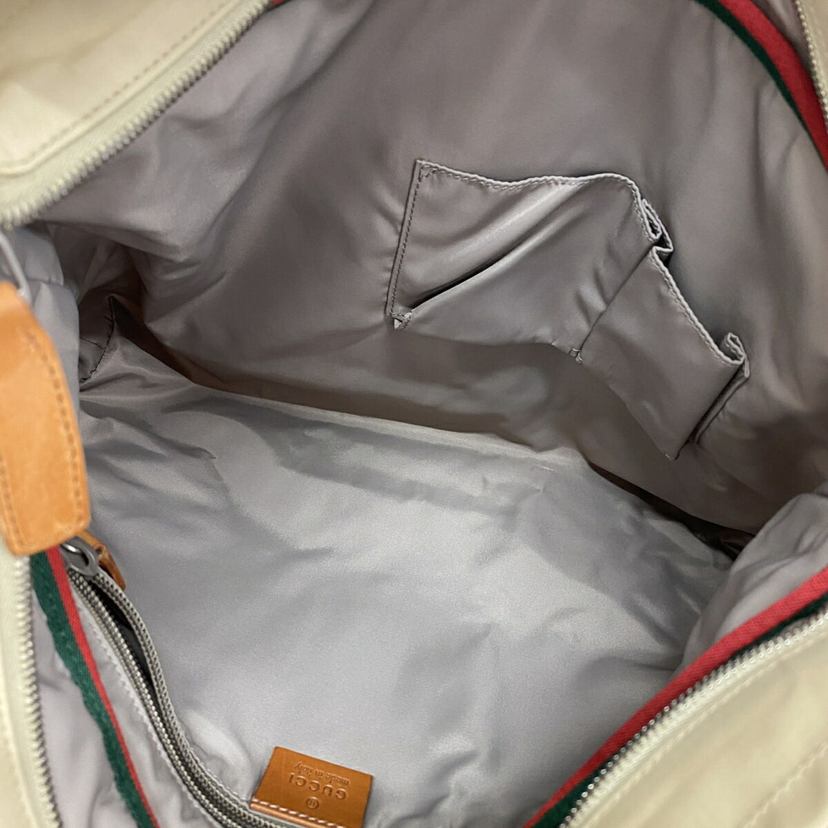 Gucci Beige Nylon Shoulder Bag (Pre-Owned)