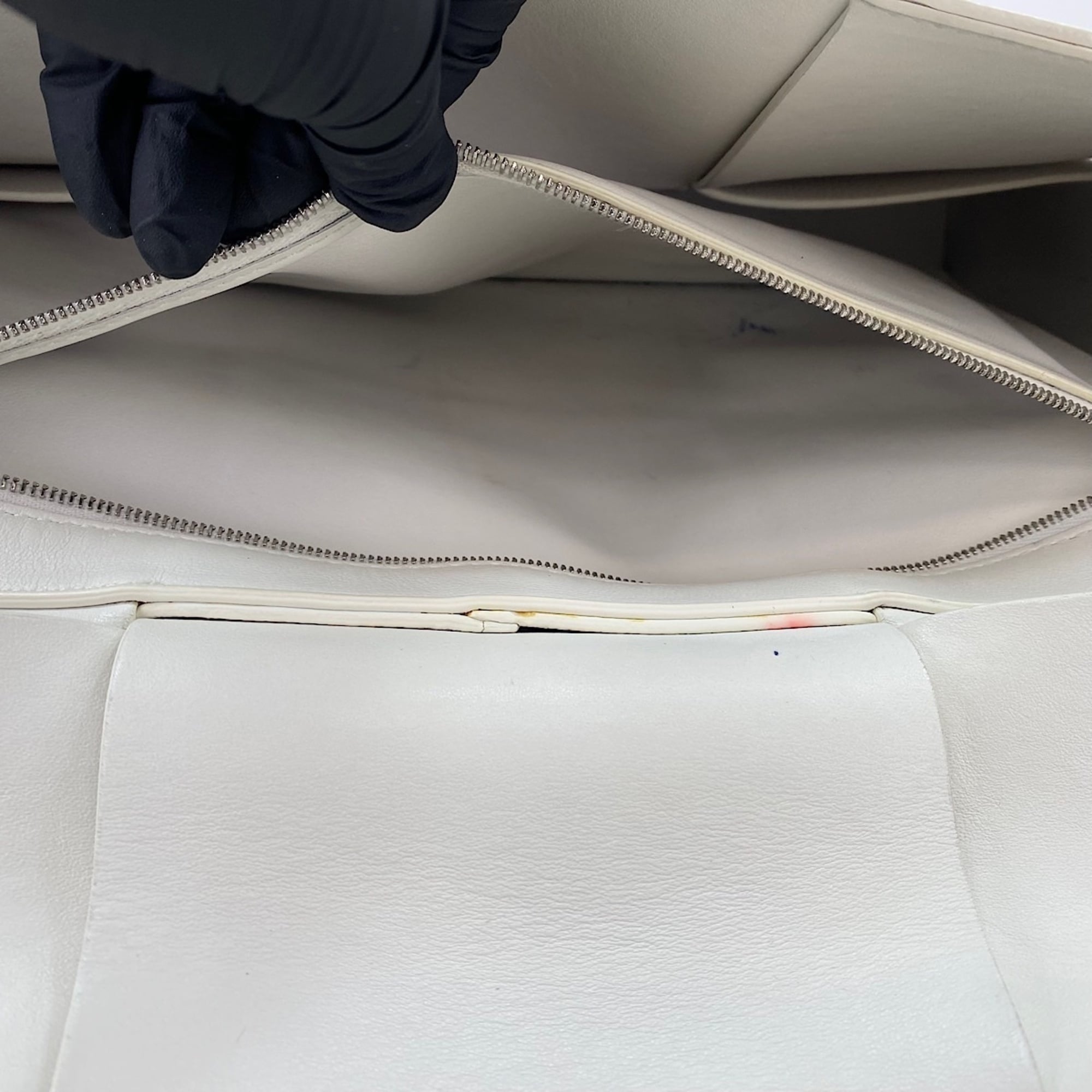 Bottega Veneta Clear White Intrecciato Shoulder Bag (Pre-Owned)