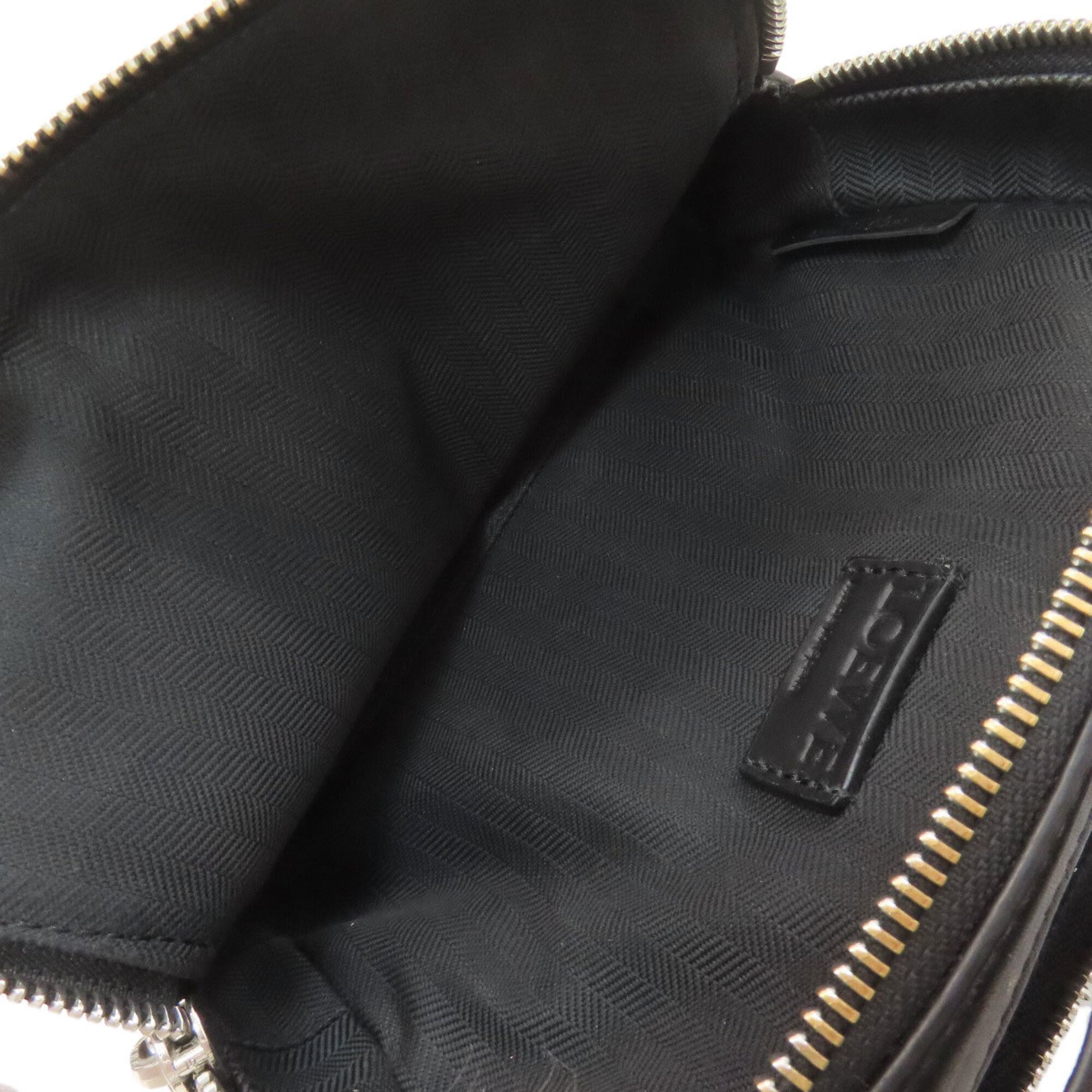 Loewe Black Leather Shoulder Bag (Pre-Owned)