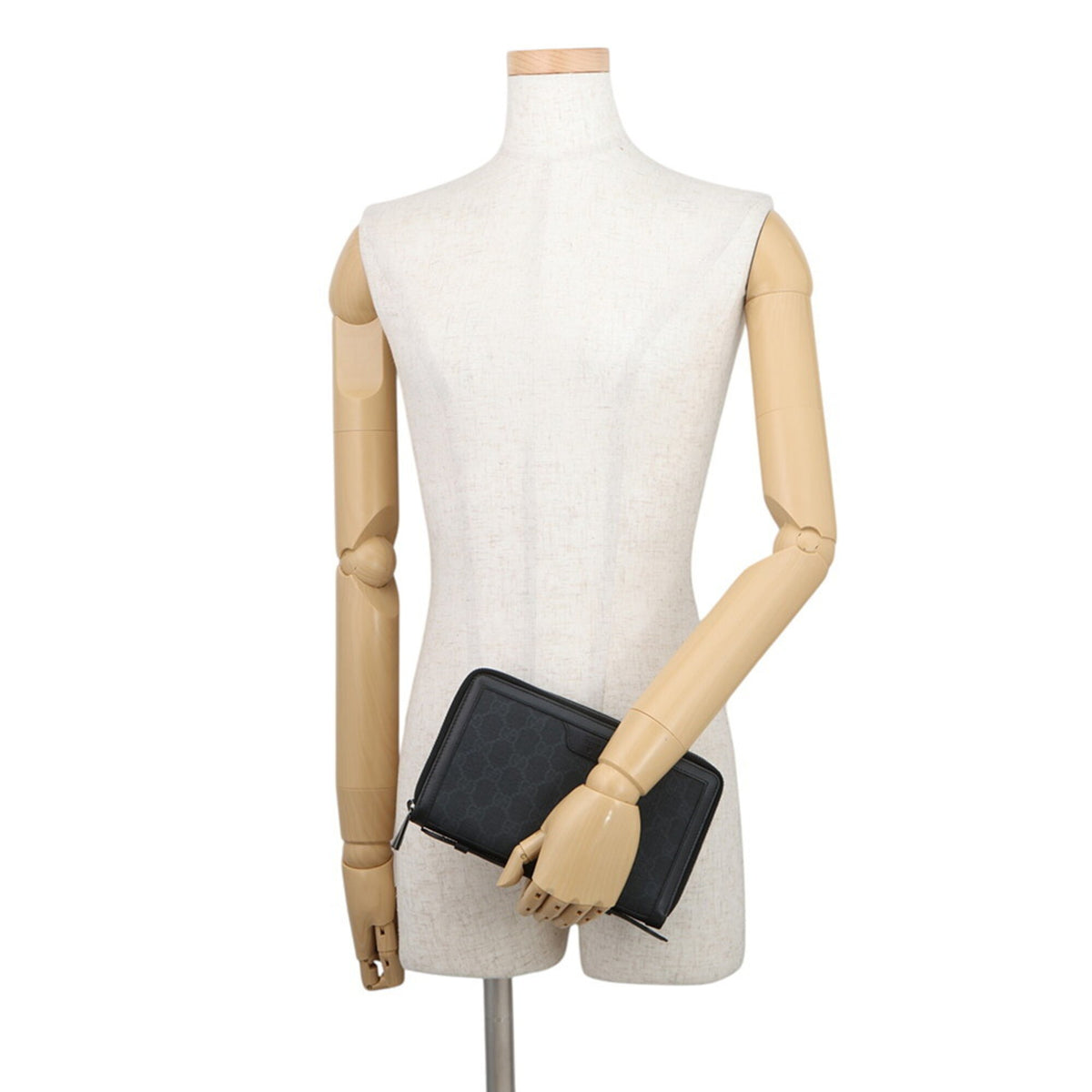 Gucci Black Gg Supreme Clutch Bag Handbag (Pre-Owned)