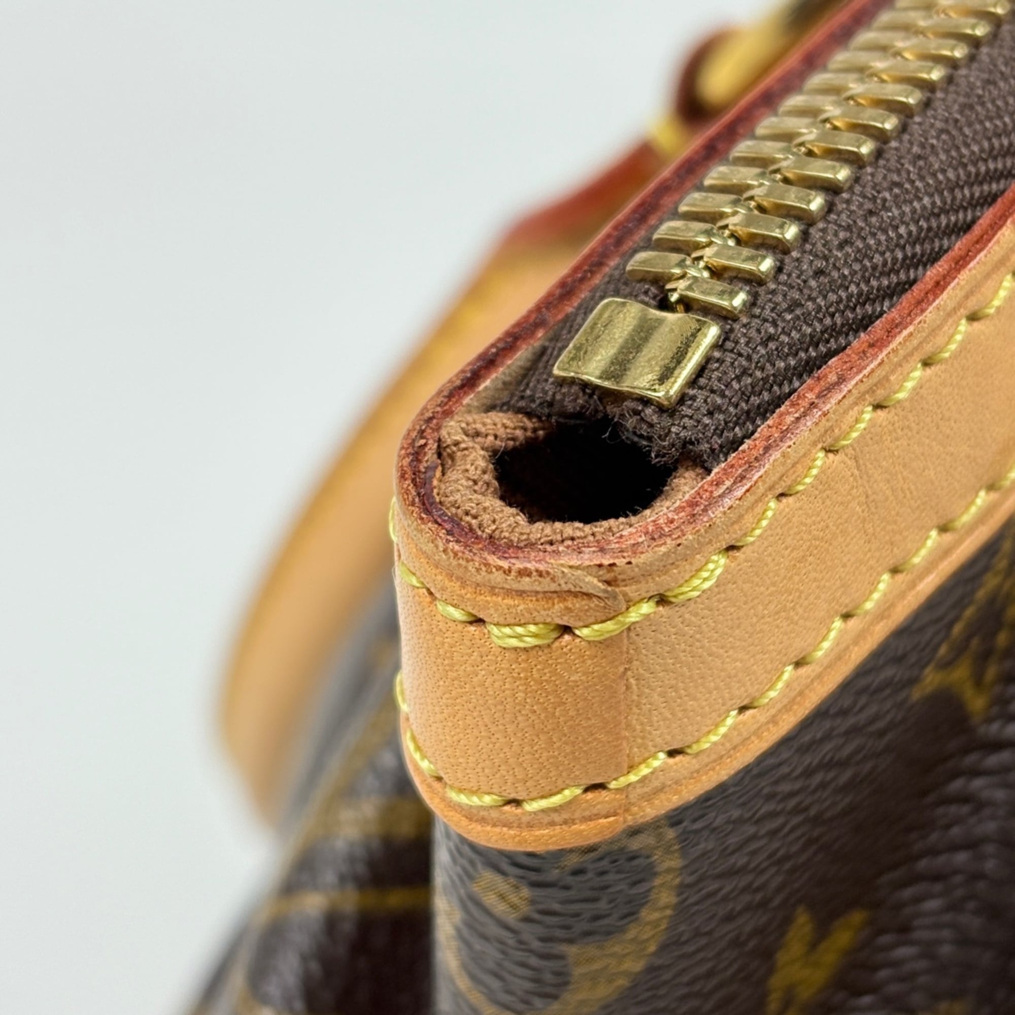 Louis Vuitton Brown Monogram Handbag Tote Bag (Pre-Owned)