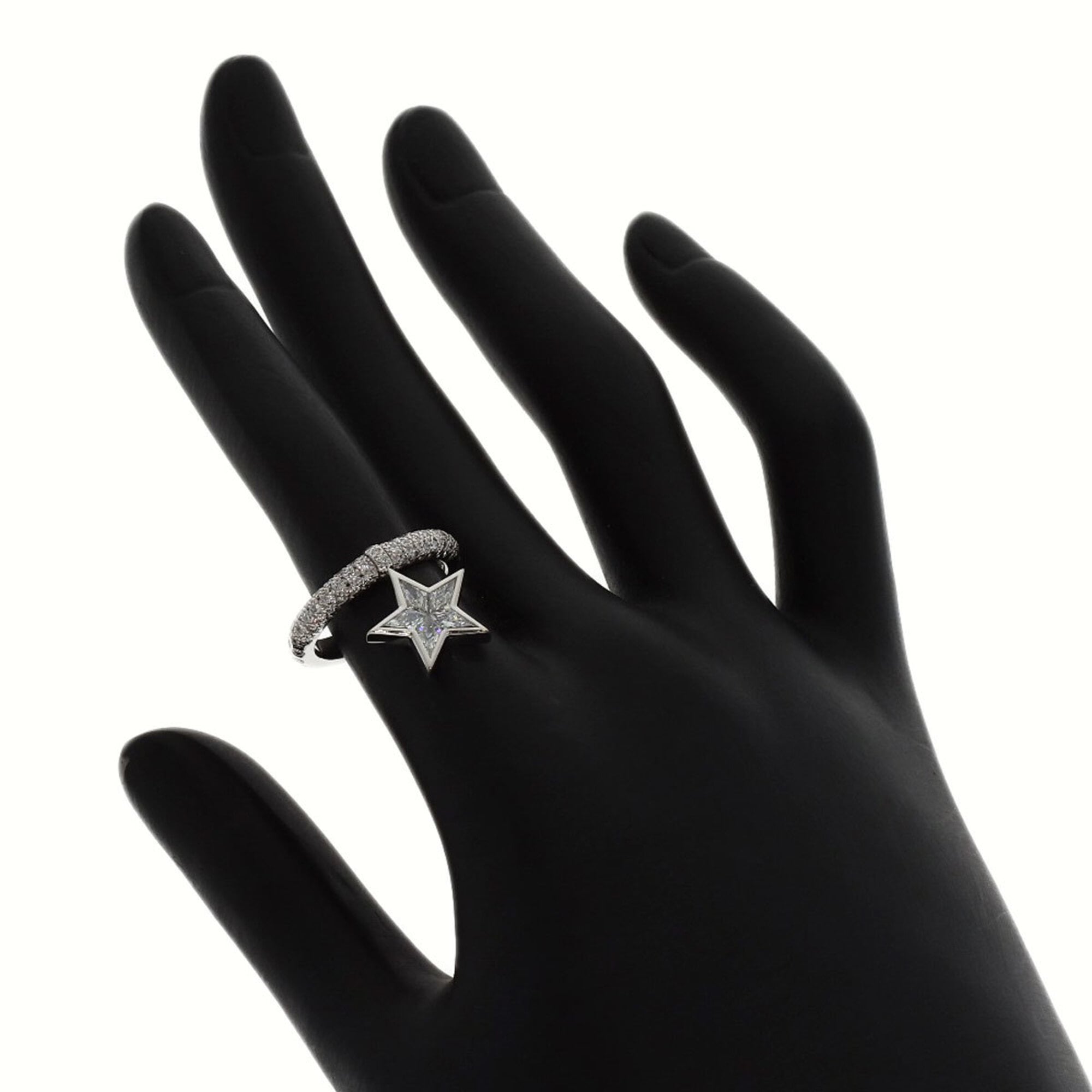 Chanel White Gold White Gold Band Ring (Pre-Owned)