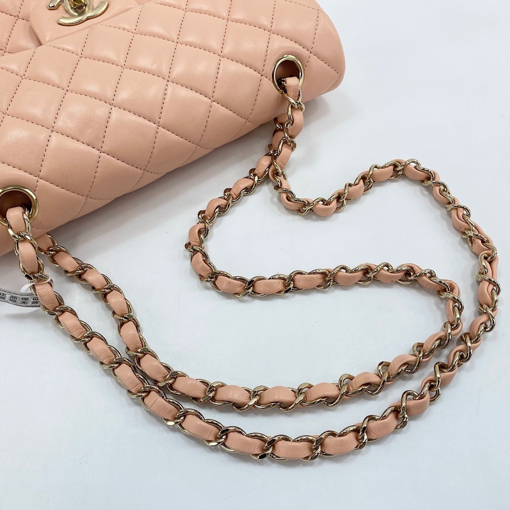 Chanel Matelasse Pink Leather Shoulder Bag (Pre-Owned)