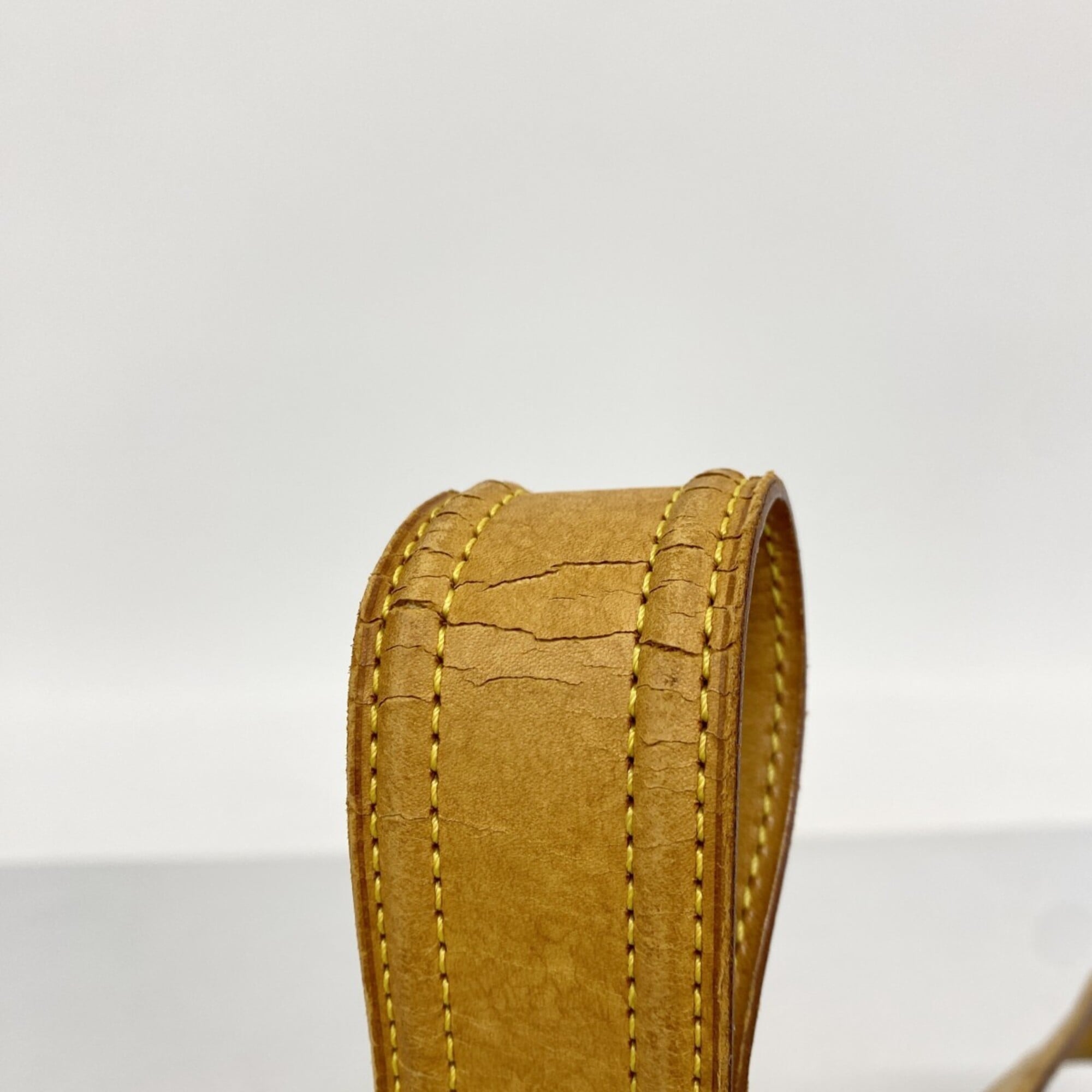 Louis Vuitton Brown Shoulder Bag (Pre-Owned)