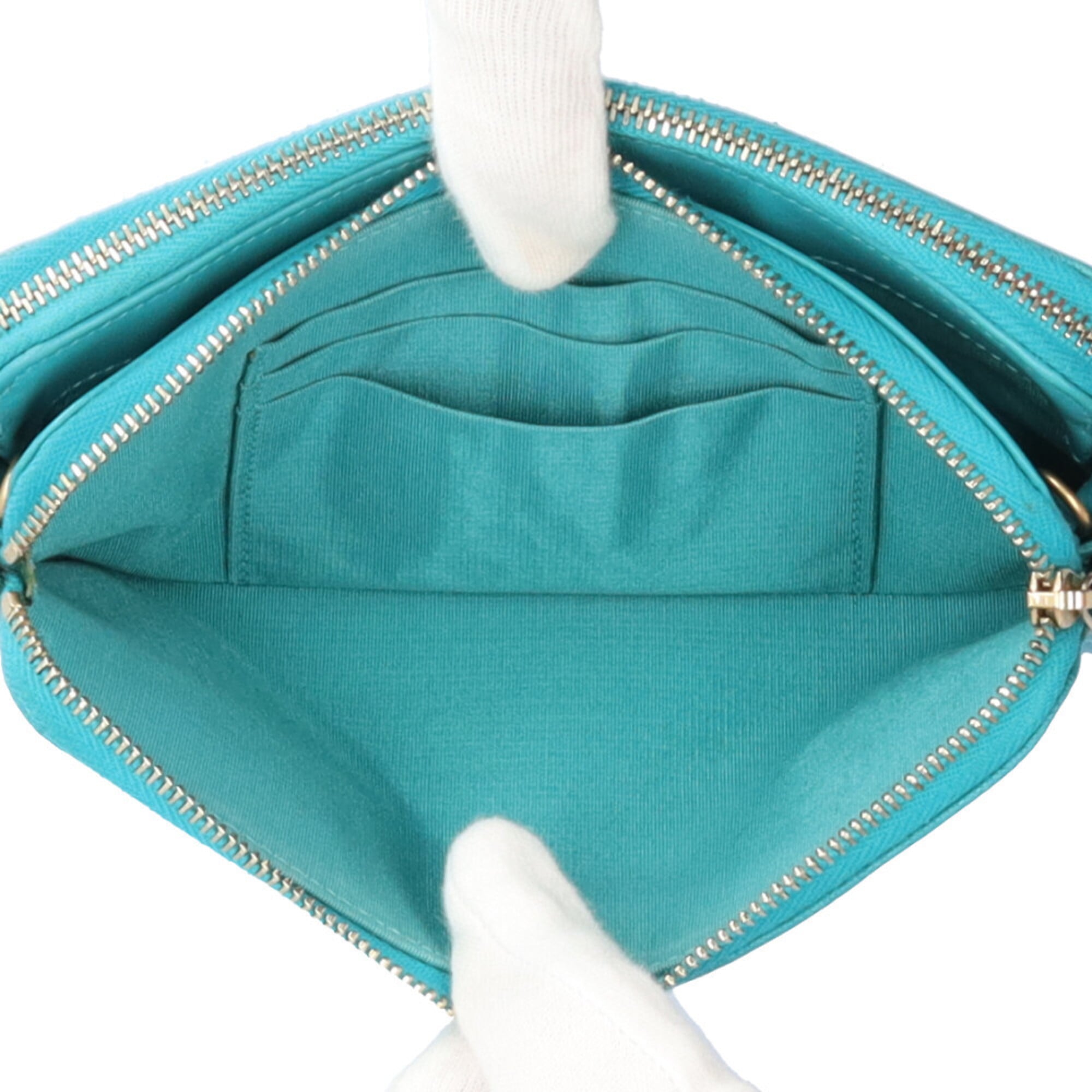 Chanel Boy Chanel Green Turquoise Grained Calfskin Handbag Shoulder Bag (Pre-Owned)