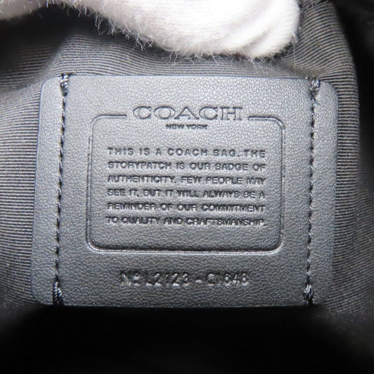 Coach Black Leather Shoulder Bag (Pre-Owned)