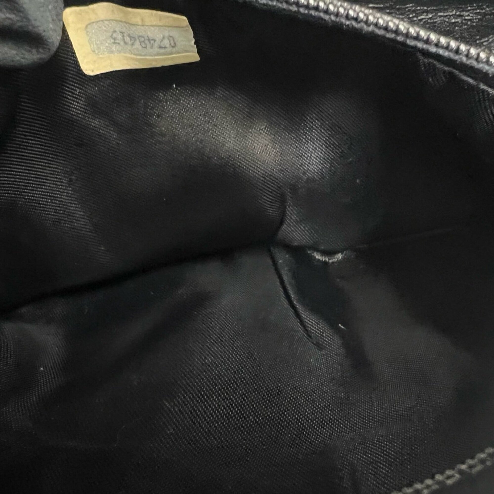 Chanel Black Leather Shoulder Bag (Pre-Owned)
