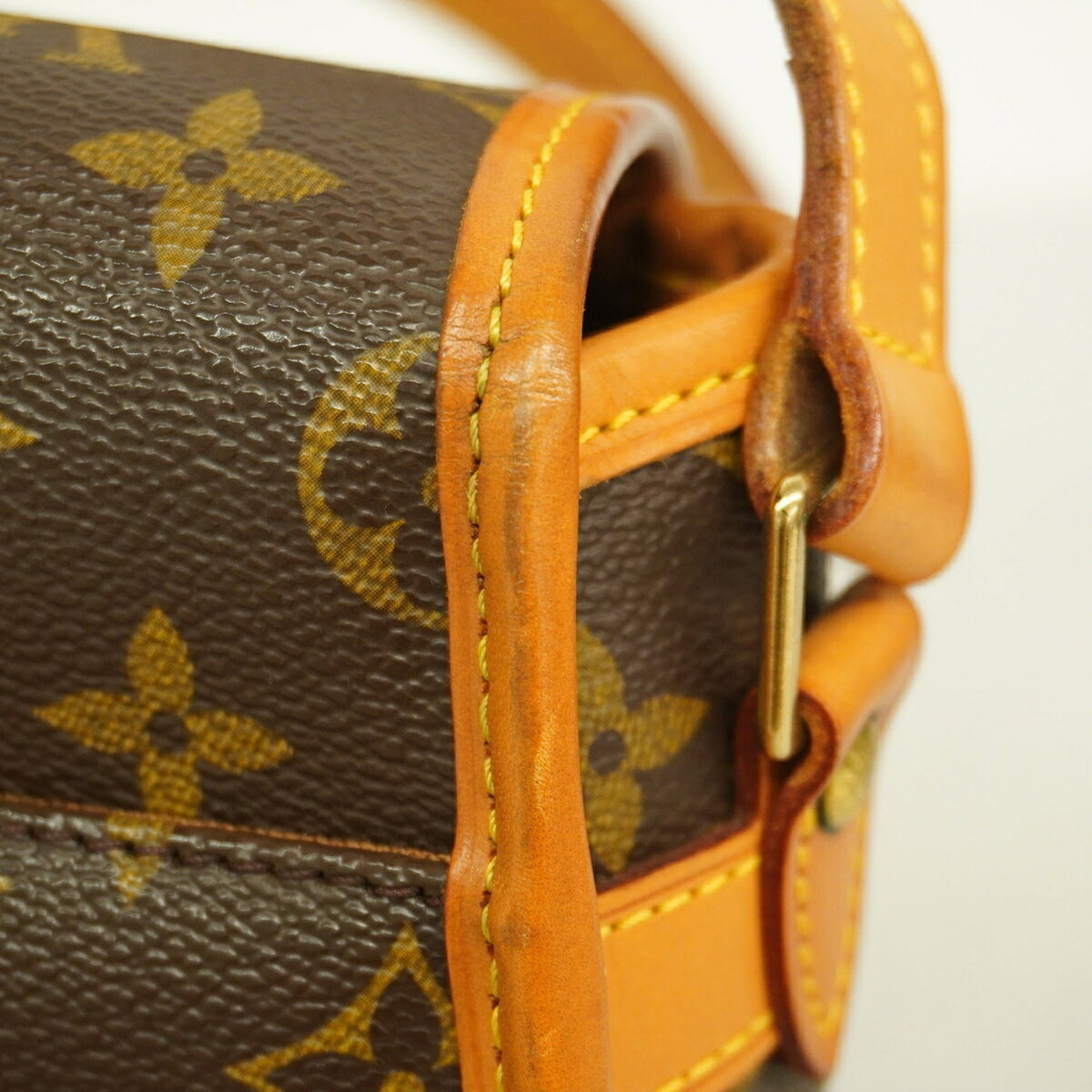 Louis Vuitton Brown Shoulder Bag (Pre-Owned)