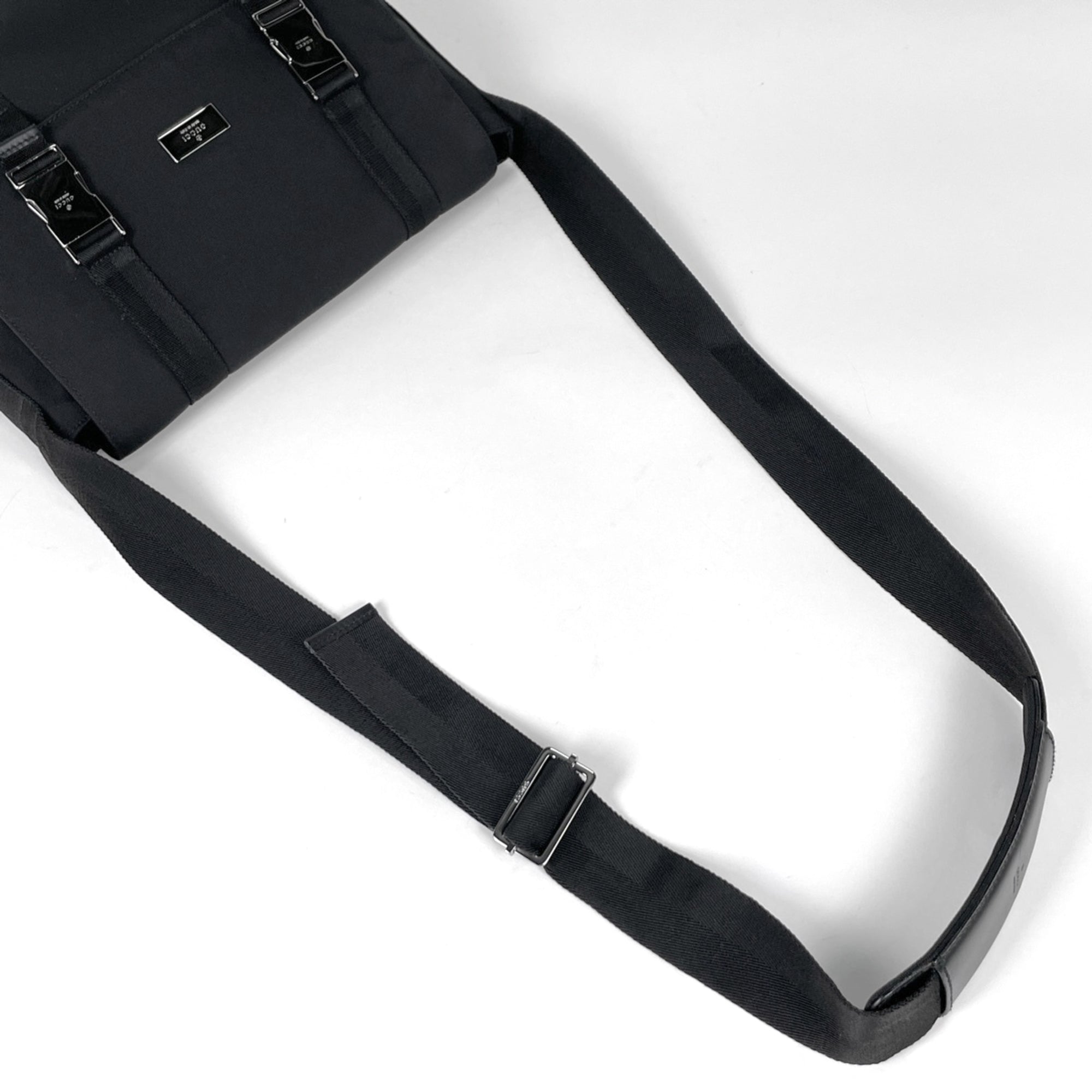 Gucci Nylon Leather Shoulder Bag (Pre-Owned)