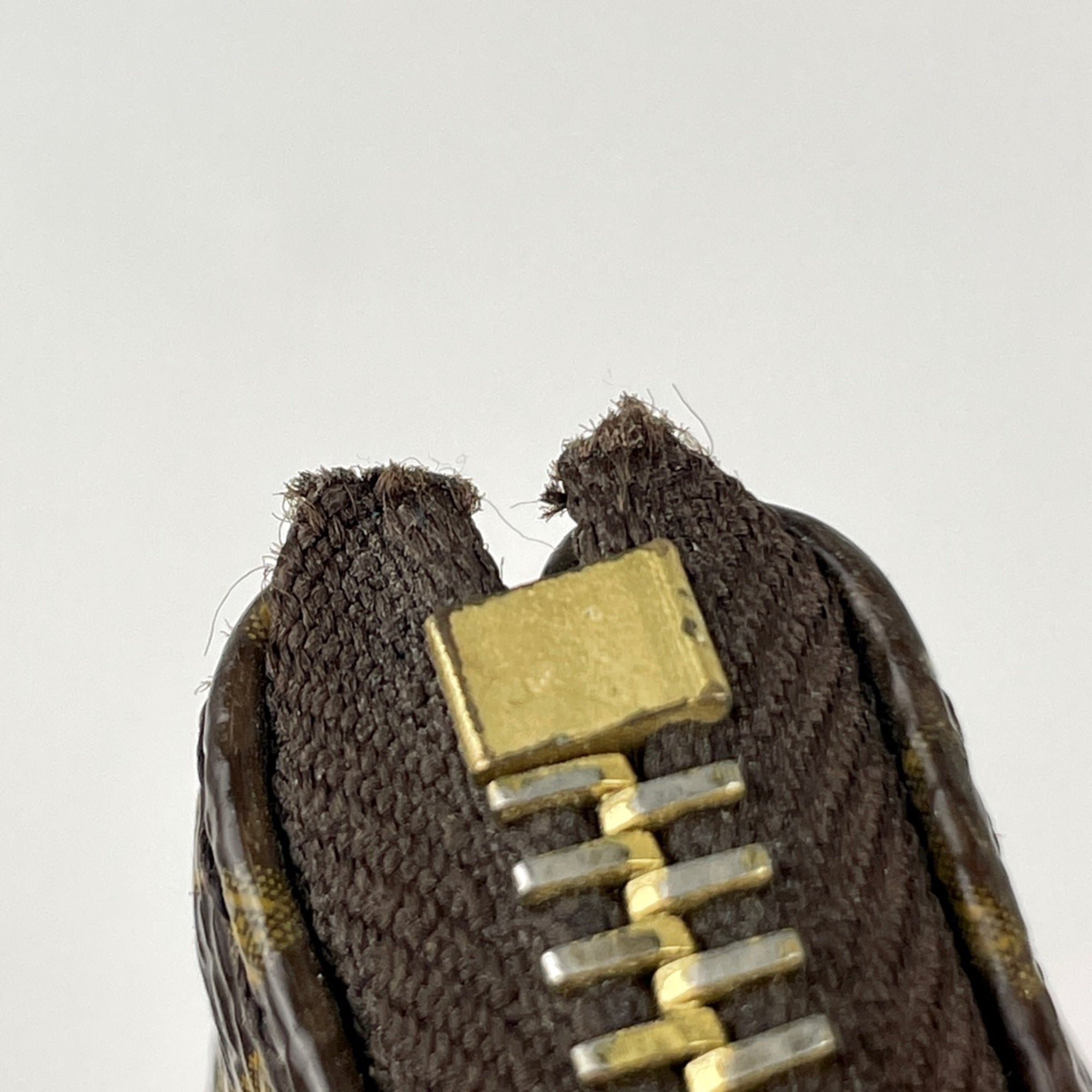 Louis Vuitton Brown Monogram Pochette Shoulder Bag (Pre-Owned)