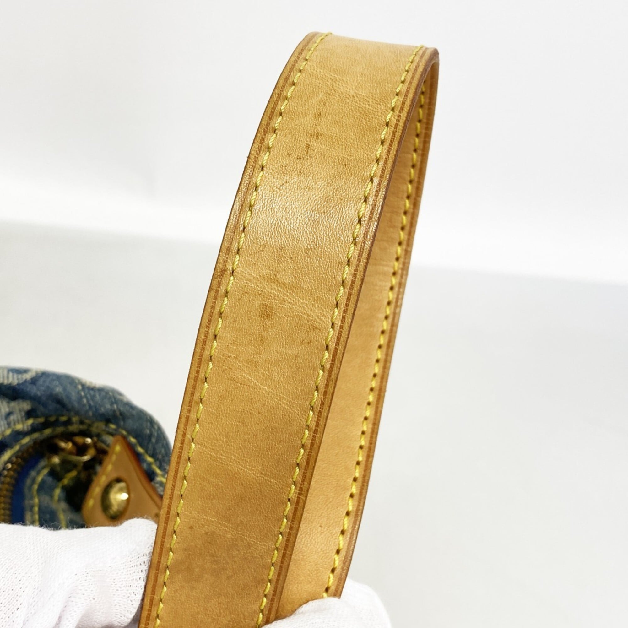 Louis Vuitton Blue Shoulder Bag (Pre-Owned)