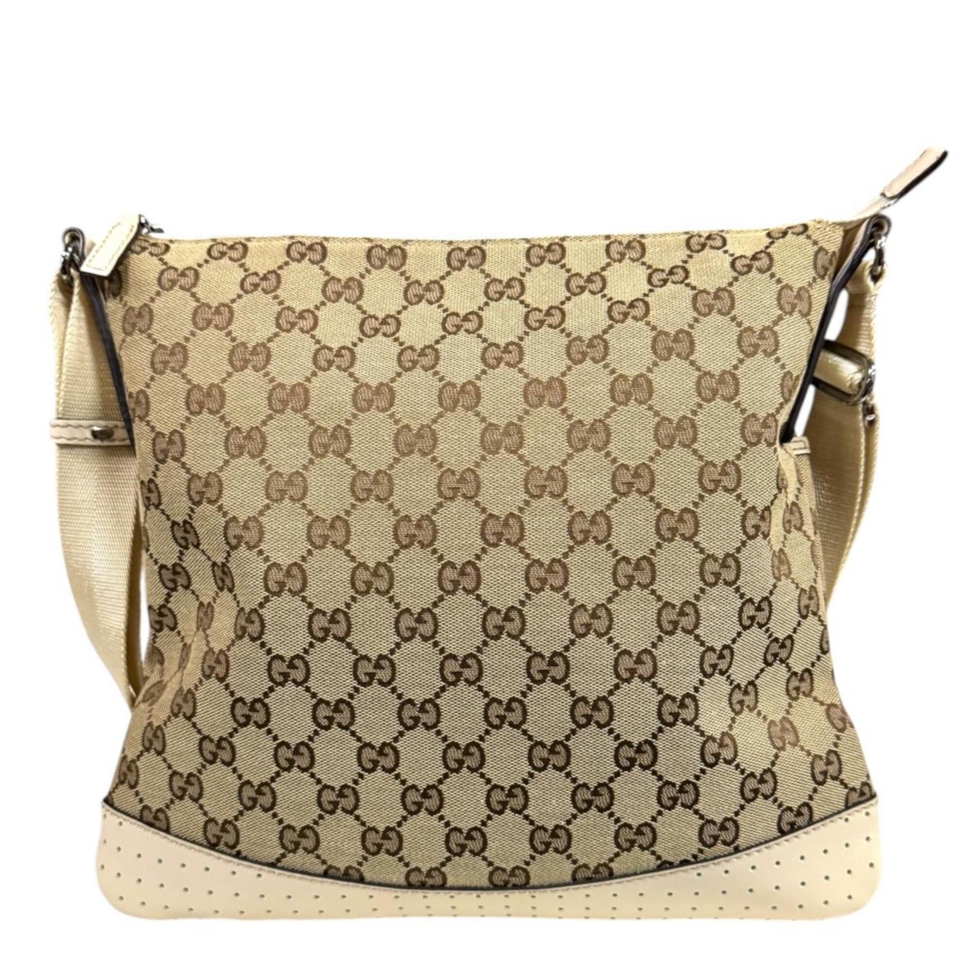 Gucci Beige White Gg Canvas Shoulder Bag (Pre-Owned)