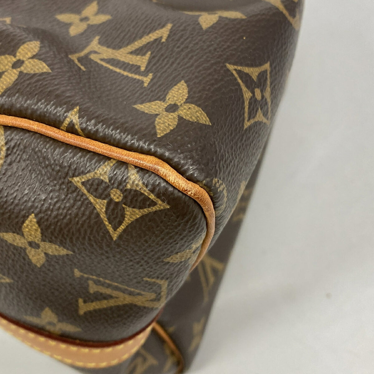 Louis Vuitton Brown Handbag (Pre-Owned)
