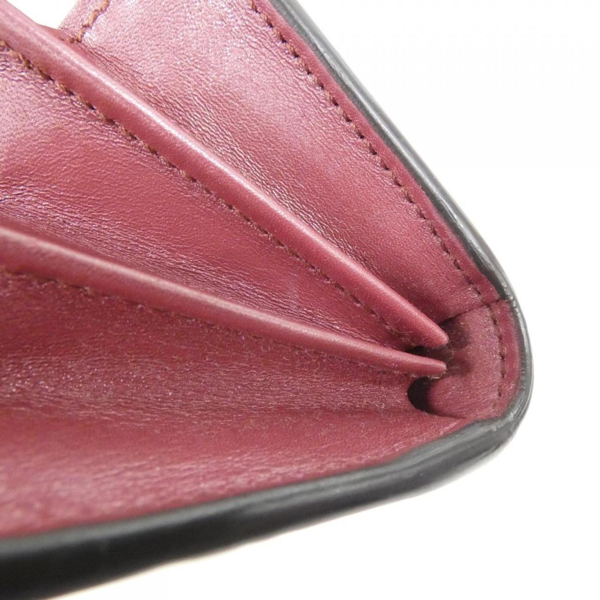 Gucci Red Color Leather Long Wallet (Bi-Fold) (Pre-Owned)