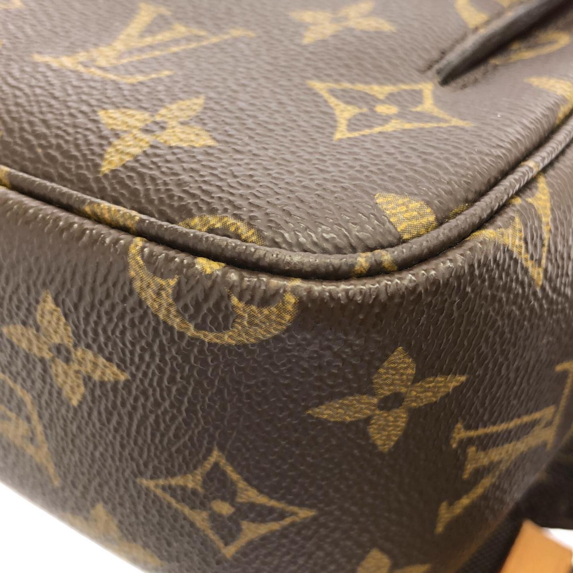 Louis Vuitton Marron Coated Canvas Shoulder Bag (Pre-Owned)