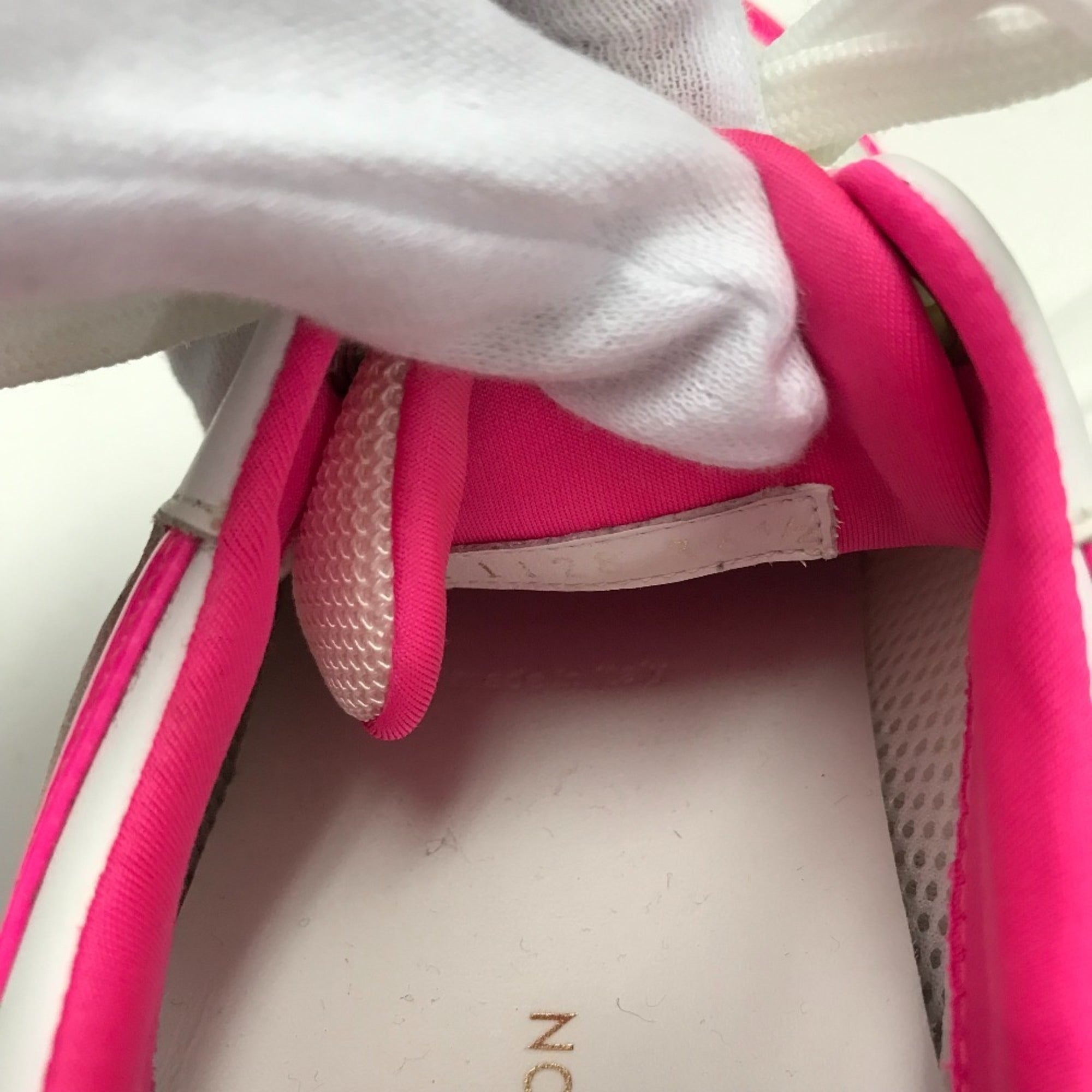 Louis Vuitton Pink White Sneakers (Pre-Owned)