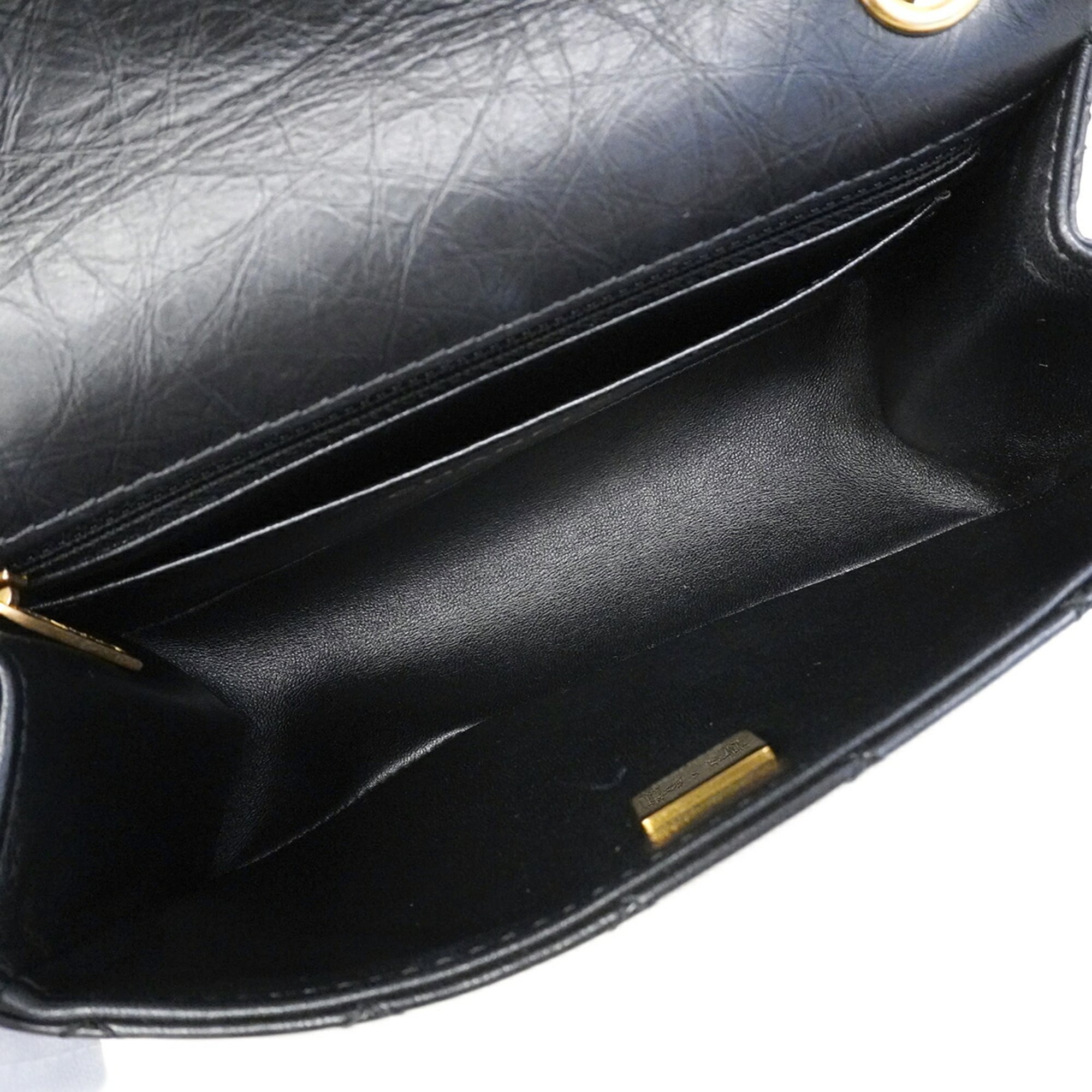 Chanel Black Leather Shoulder Bag (Pre-Owned)