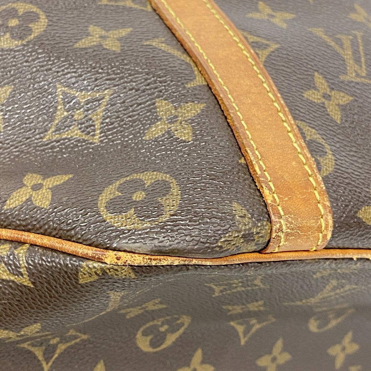Louis Vuitton Brown Shoulder Bag (Pre-Owned)