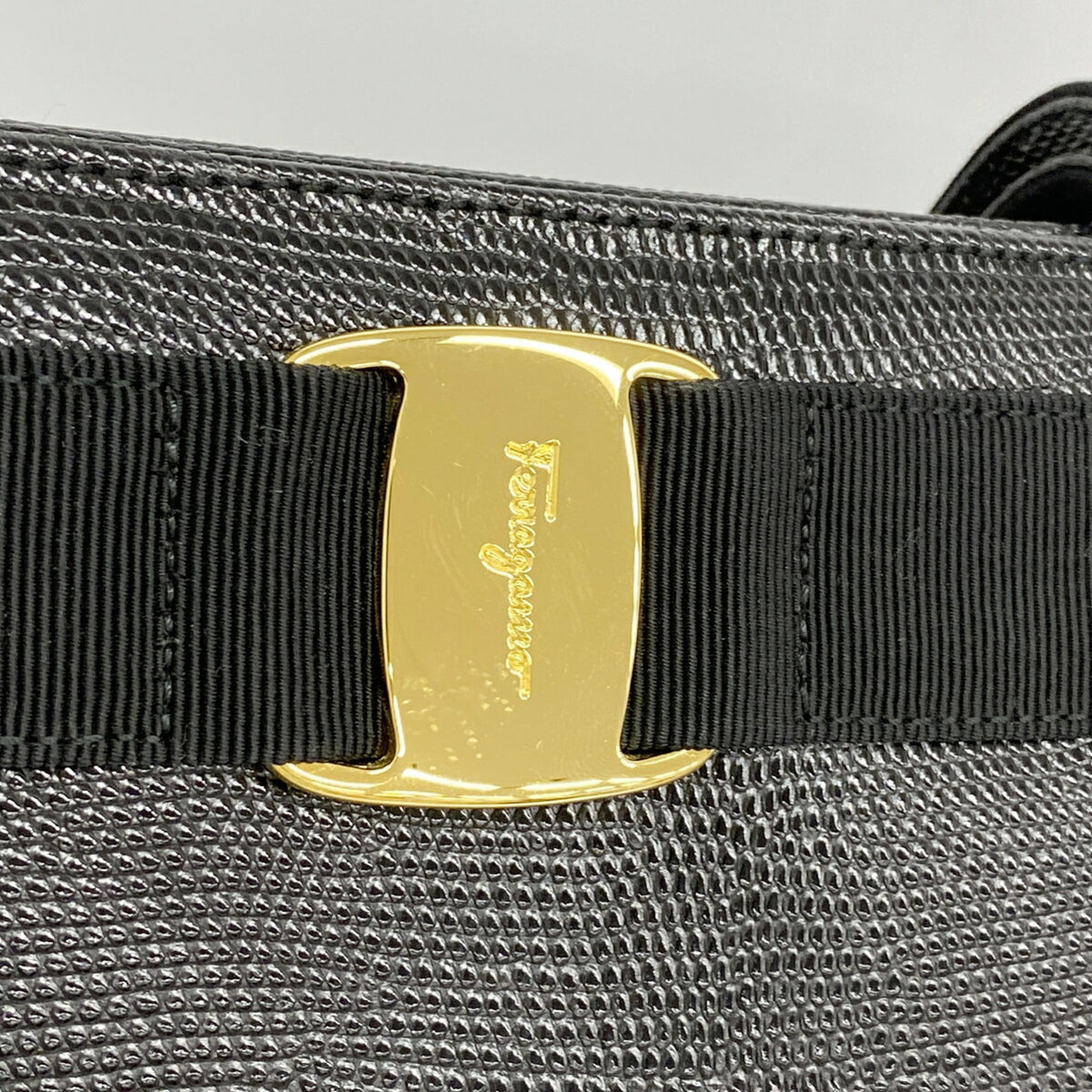 Salvatore Ferragamo Black Leather Tote Bag (Pre-Owned)