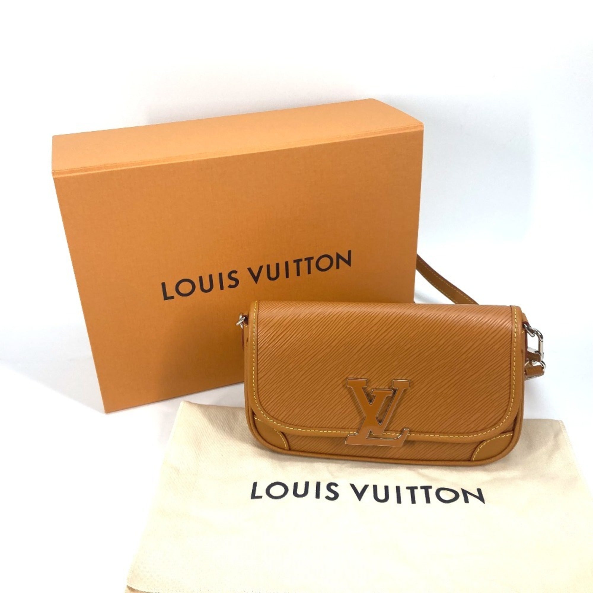 Louis Vuitton Beige Epi Leather Pochette Shoulder Bag (Pre-Owned)