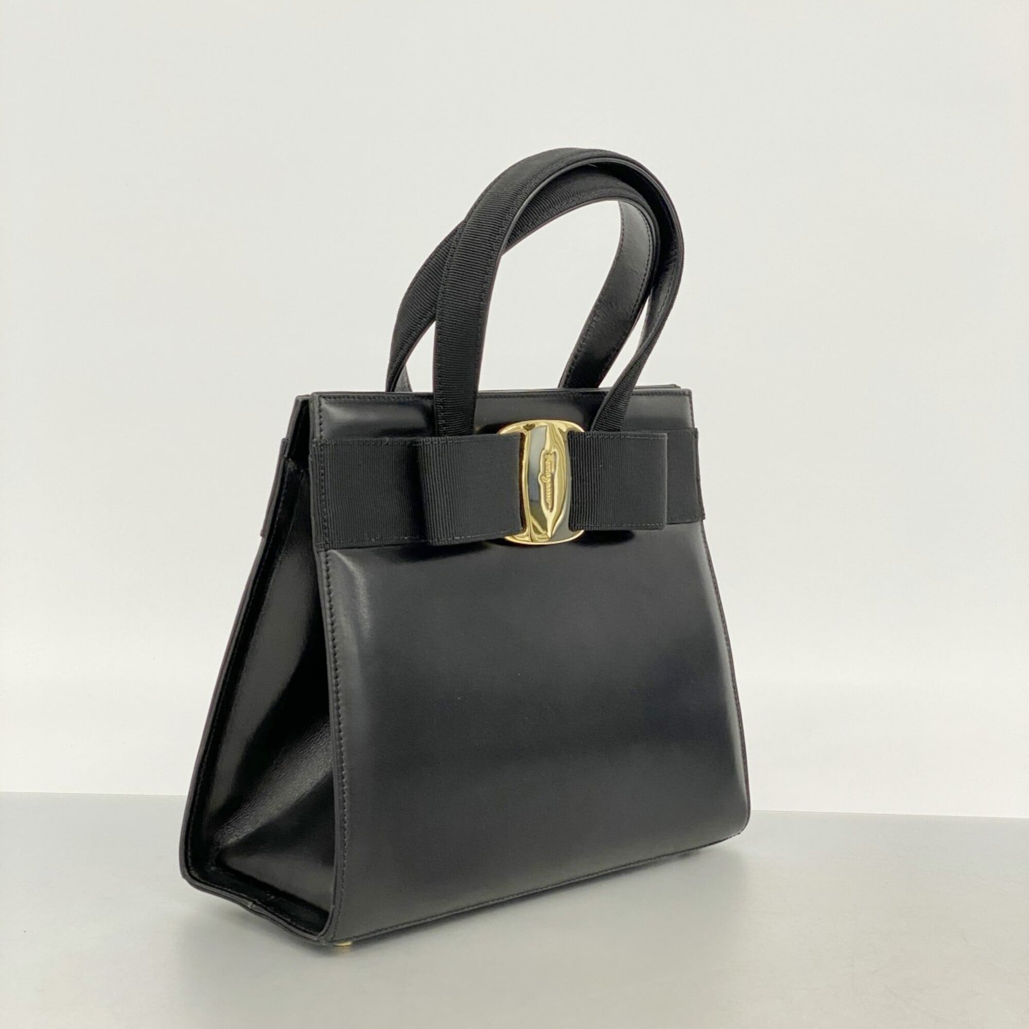 Salvatore Ferragamo Black Leather Handbag (Pre-Owned)