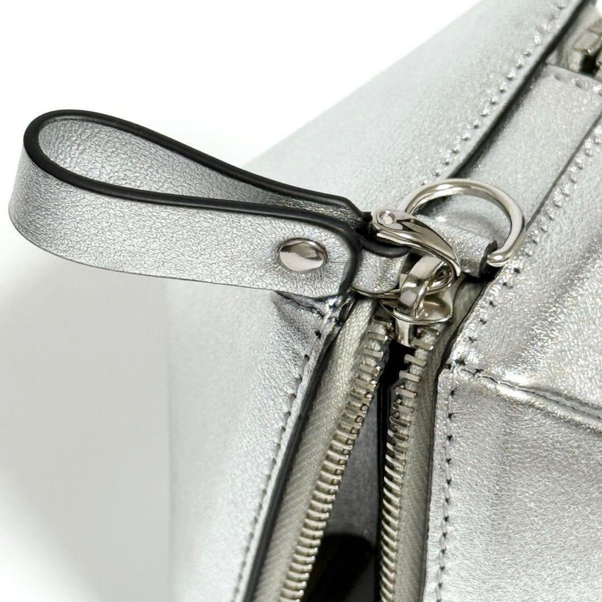 Valentino Leather Metal Pochette Pouch (Pre-Owned)