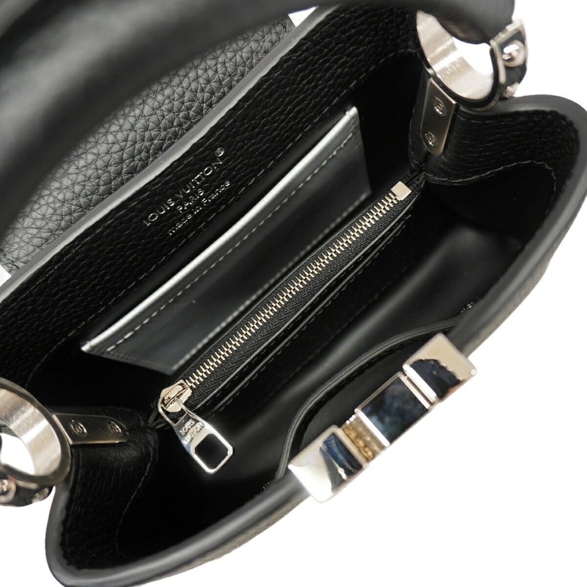 Louis Vuitton Noir Handbag (Pre-Owned)