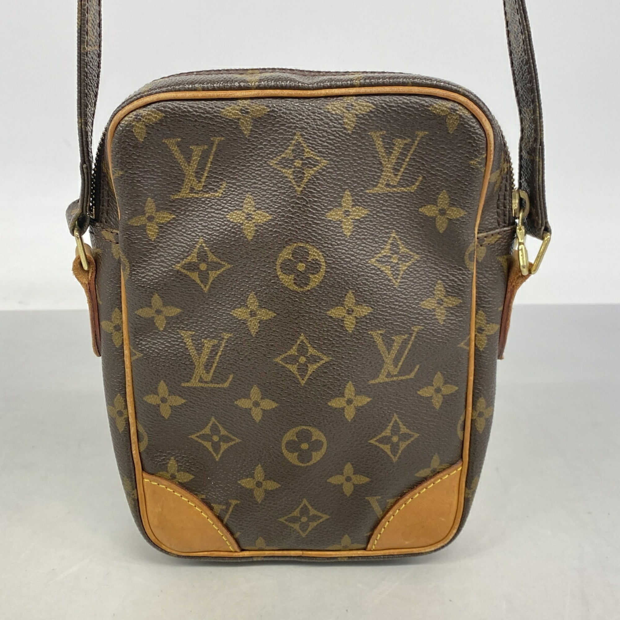 Louis Vuitton Brown Shoulder Bag (Pre-Owned)