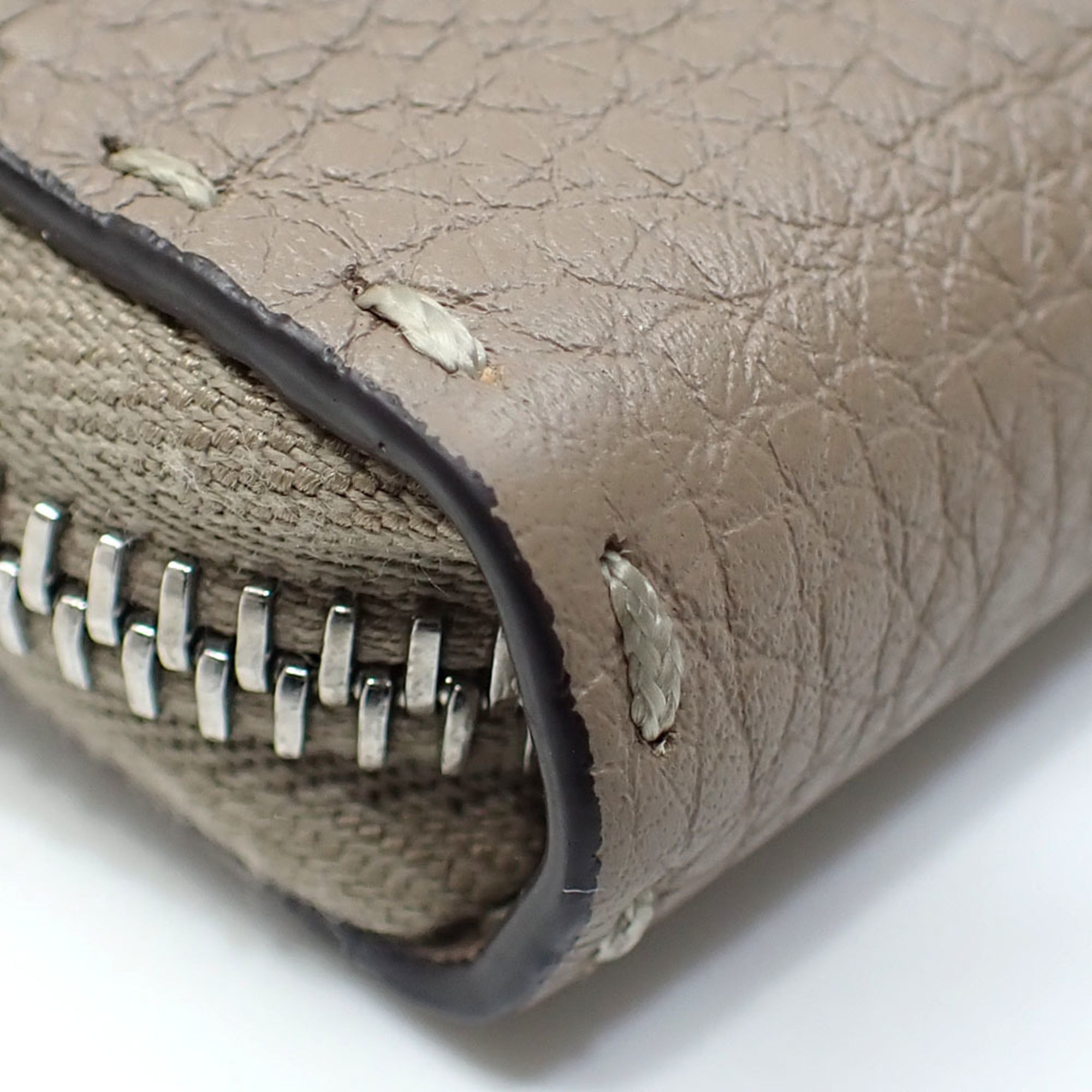 Fendi Leather Long Wallet (Bi-Fold) (Pre-Owned)