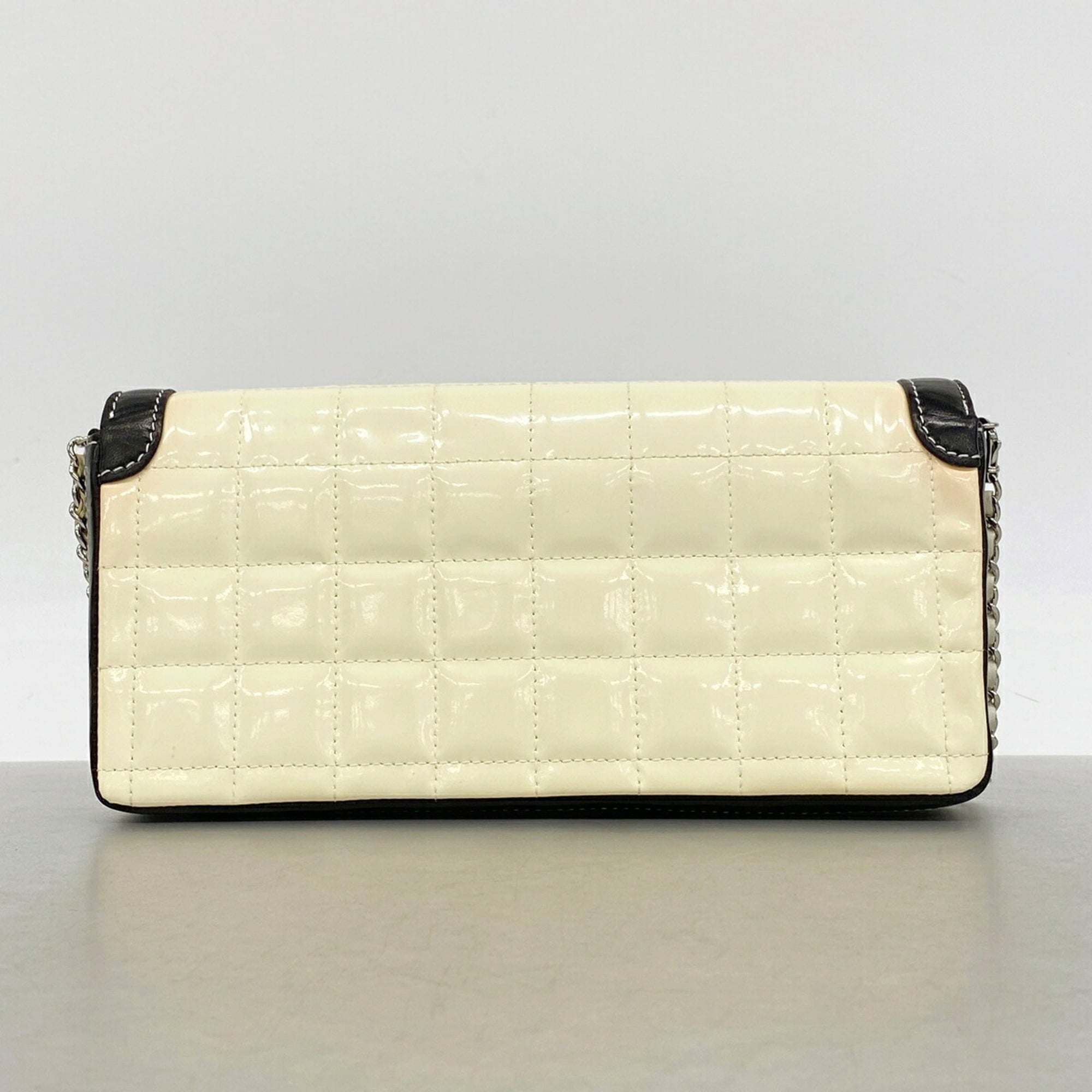 Chanel Black White Patent Leather Shoulder Bag (Pre-Owned)
