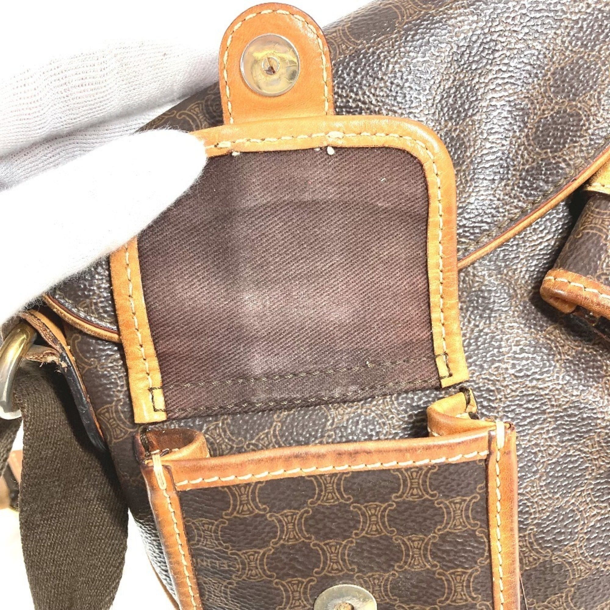 Celine Brown Leather Shoulder Bag (Pre-Owned)