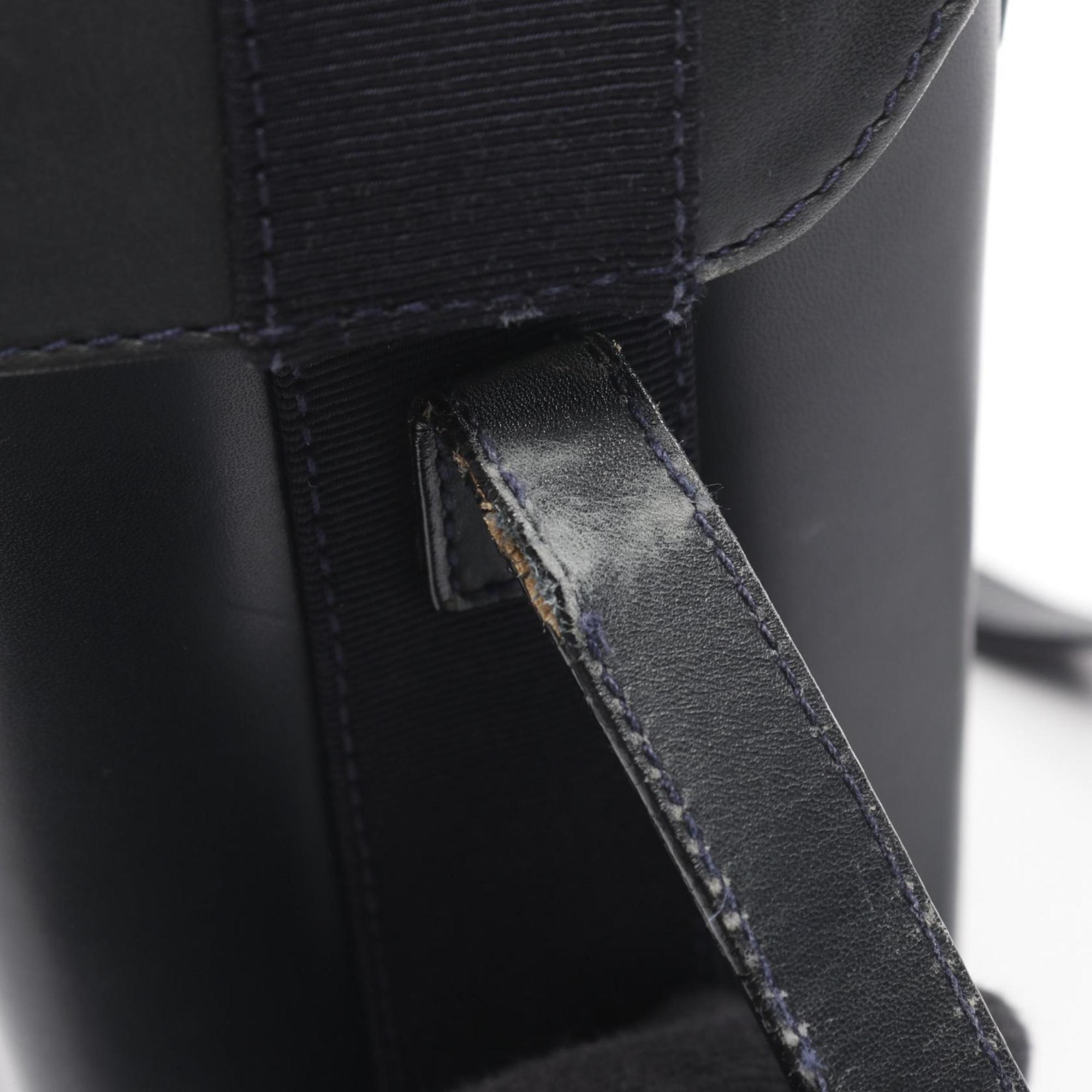 Salvatore Ferragamo Navy Leather Shoulder Bag (Pre-Owned)