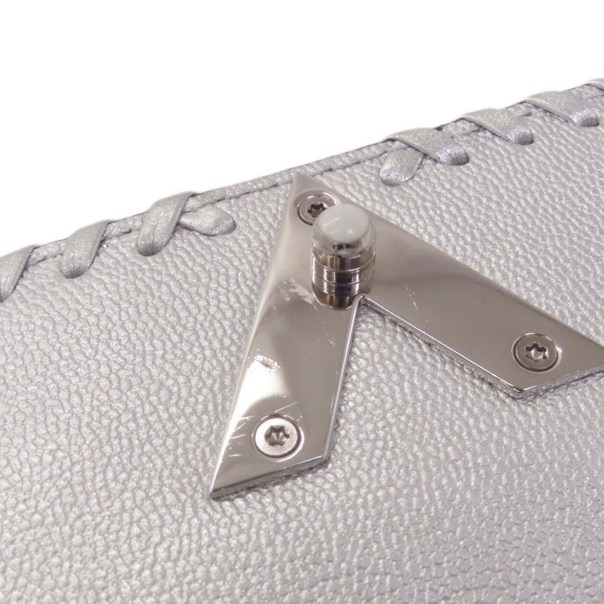 Louis Vuitton Silver Leather Shoulder Bag (Pre-Owned)