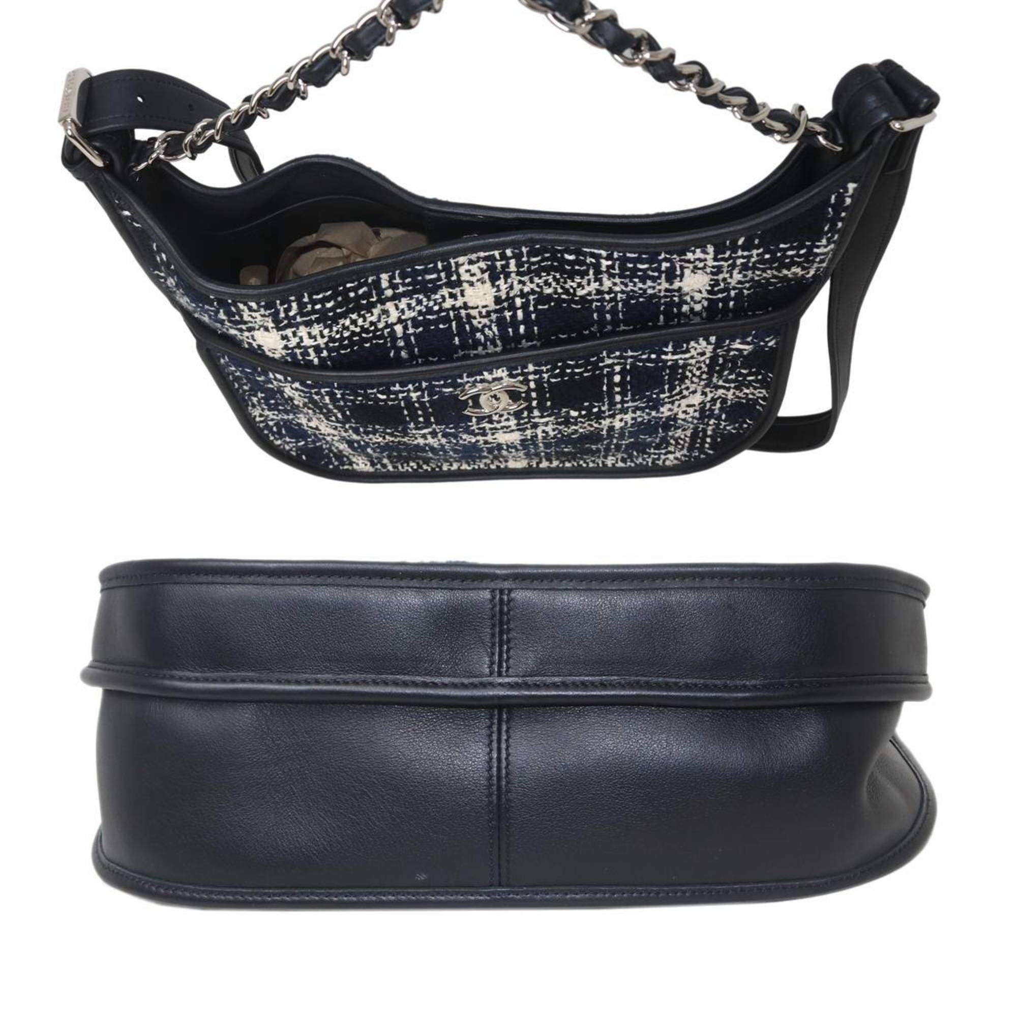 Chanel Navy White Cotton Shoulder Bag (Pre-Owned)