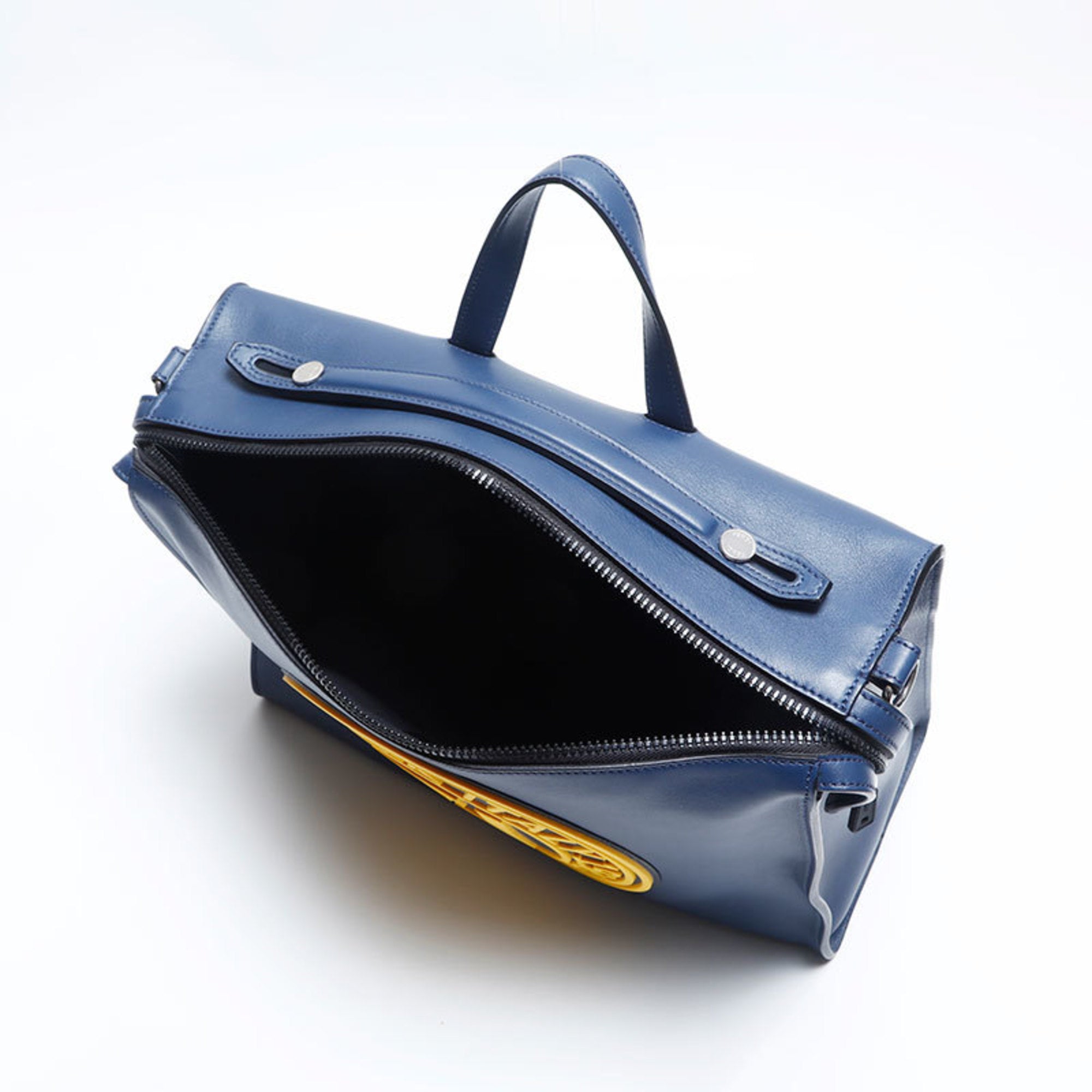 Fendi Navy Shoulder Bag (Pre-Owned)