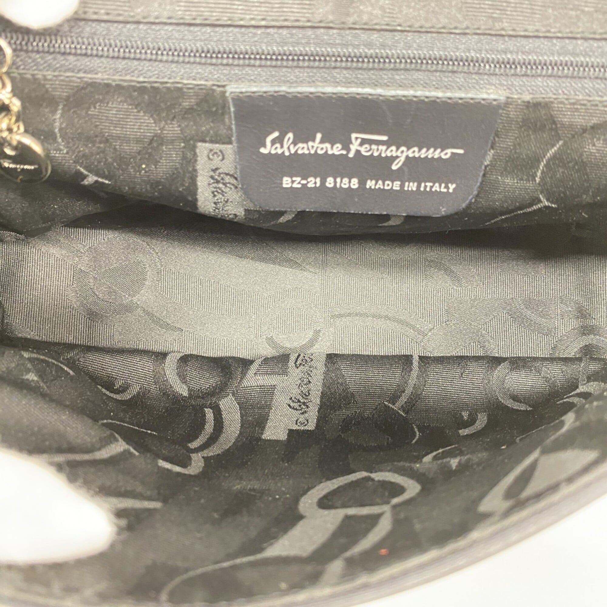 Salvatore Ferragamo Black Nylon Canvas Shoulder Bag (Pre-Owned)