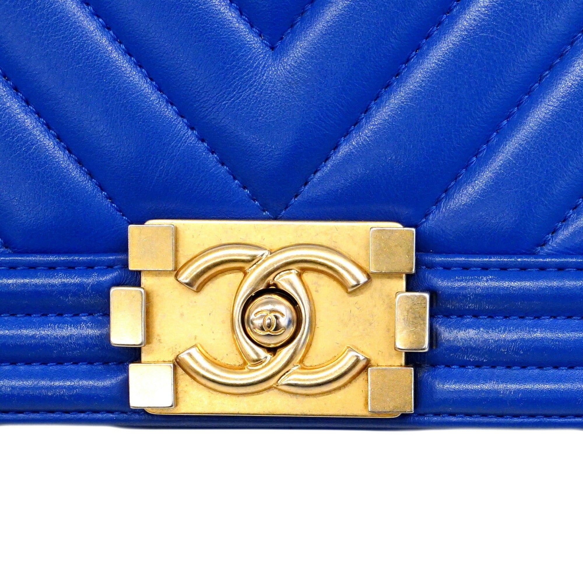 Chanel Blue Leather Shoulder Bag (Pre-Owned)