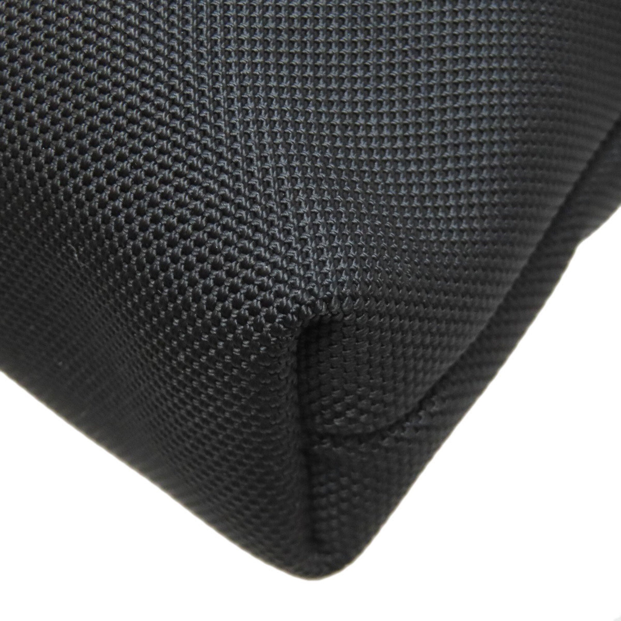 Gucci Black Nylon Canvas Shoulder Bag (Pre-Owned)