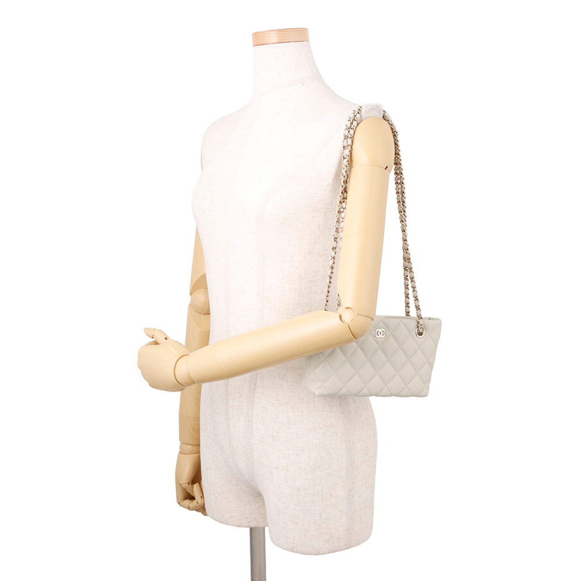 Chanel Matelasse Light Gray Grained Calfskin Handbag Shoulder Bag (Pre-Owned)