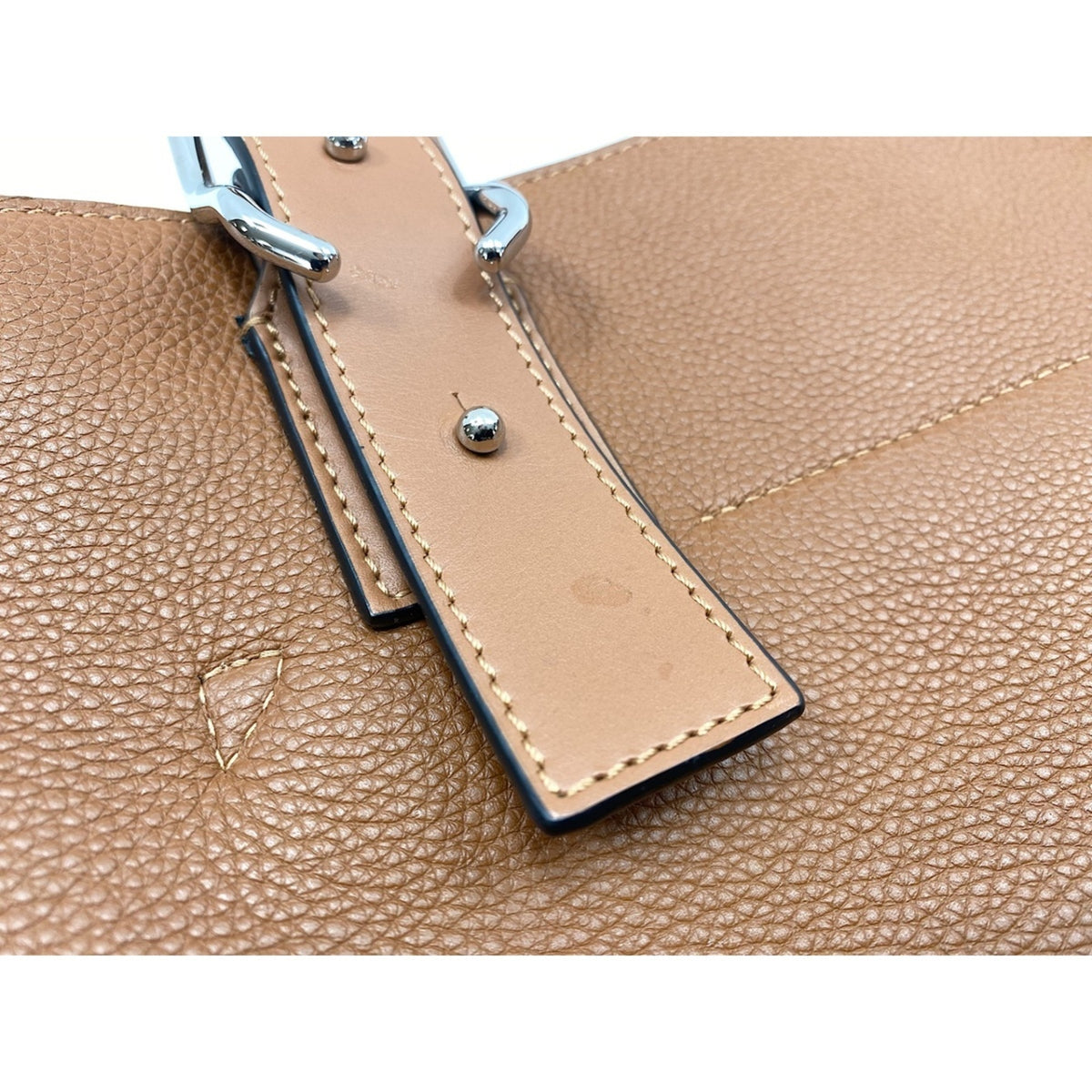 Loewe Brown Shoulder Bag (Pre-Owned)