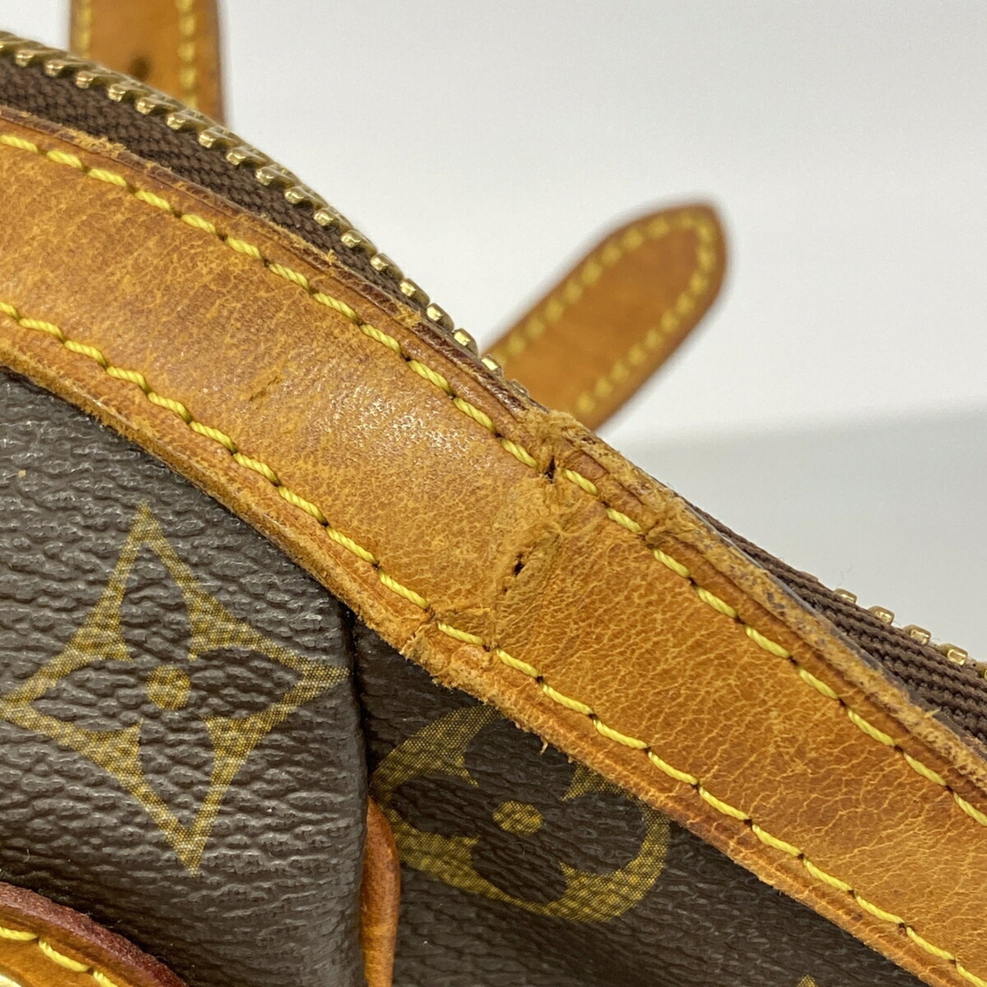 Louis Vuitton Brown Handbag (Pre-Owned)