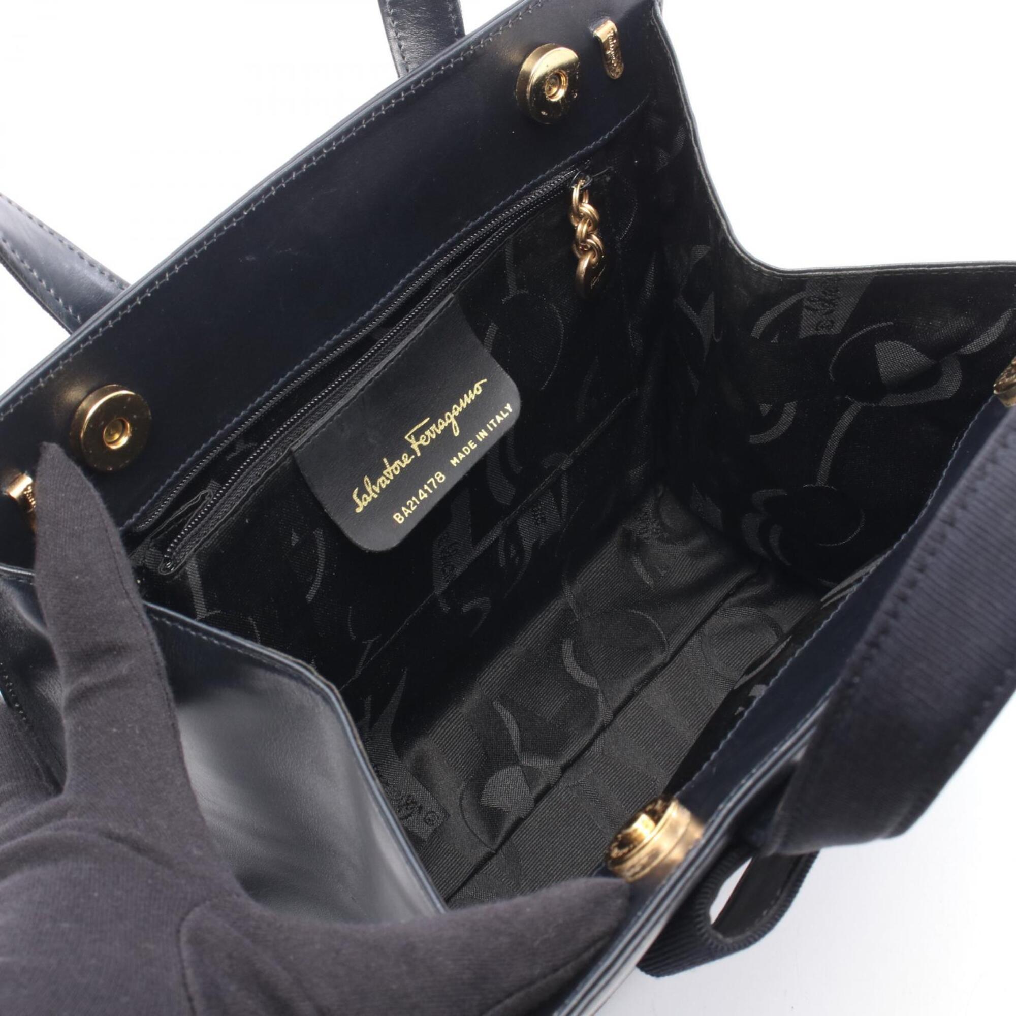 Salvatore Ferragamo Navy Leather Handbag (Pre-Owned)