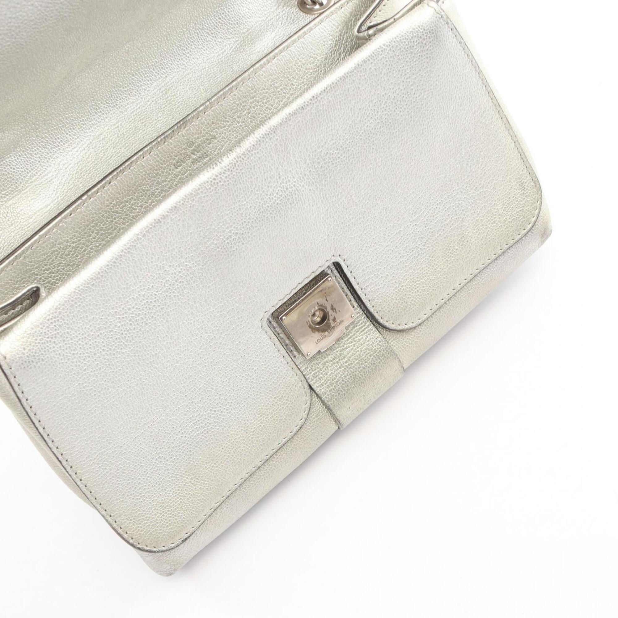 Louis Vuitton Silver Leather Handbag Shoulder Bag (Pre-Owned)