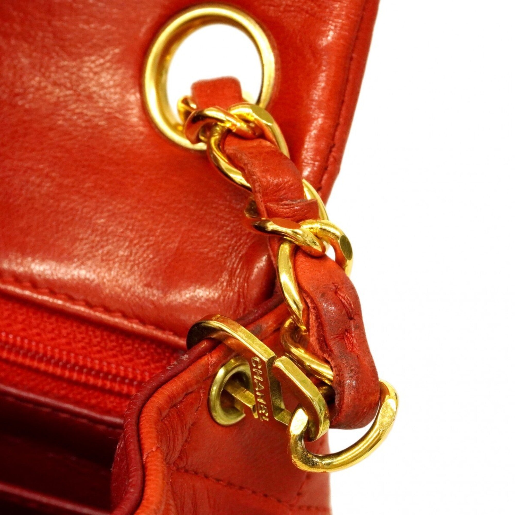 Chanel Red Color Leather Shoulder Bag (Pre-Owned)